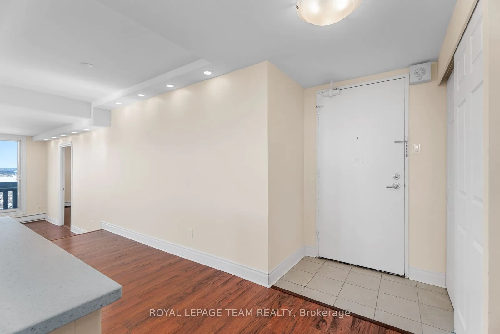 415 Greenview Avenue, #2004
