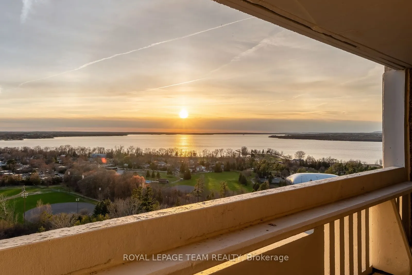 415 Greenview Avenue, #2004