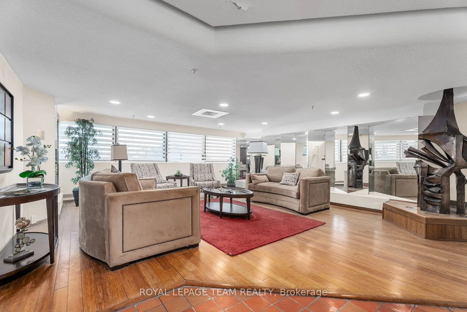 415 Greenview Avenue, #2004