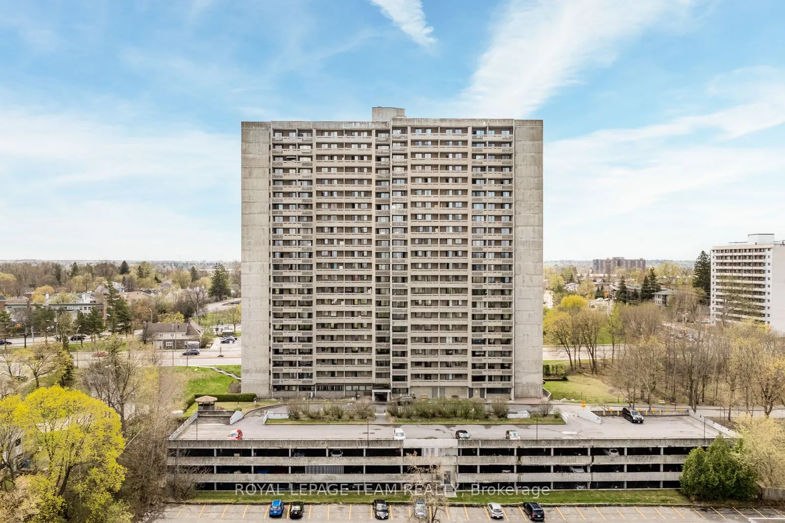 415 Greenview Avenue, #2004