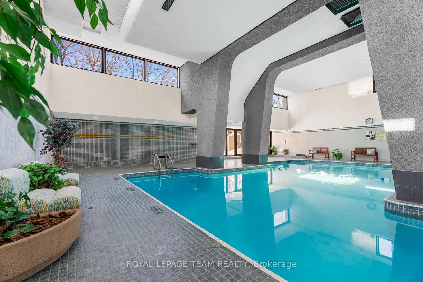 415 Greenview Avenue, #2004