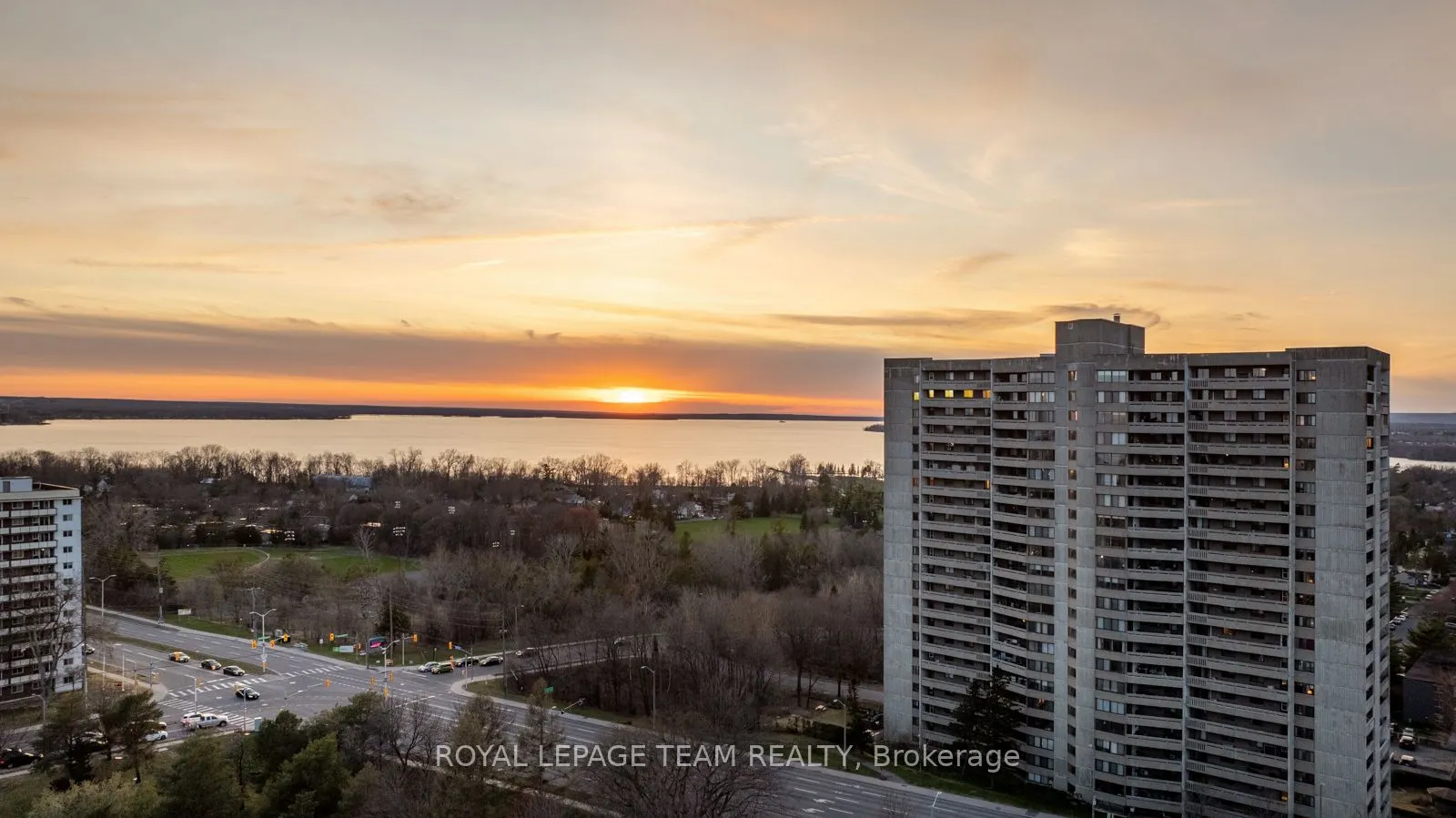 415 Greenview Avenue, #2004
