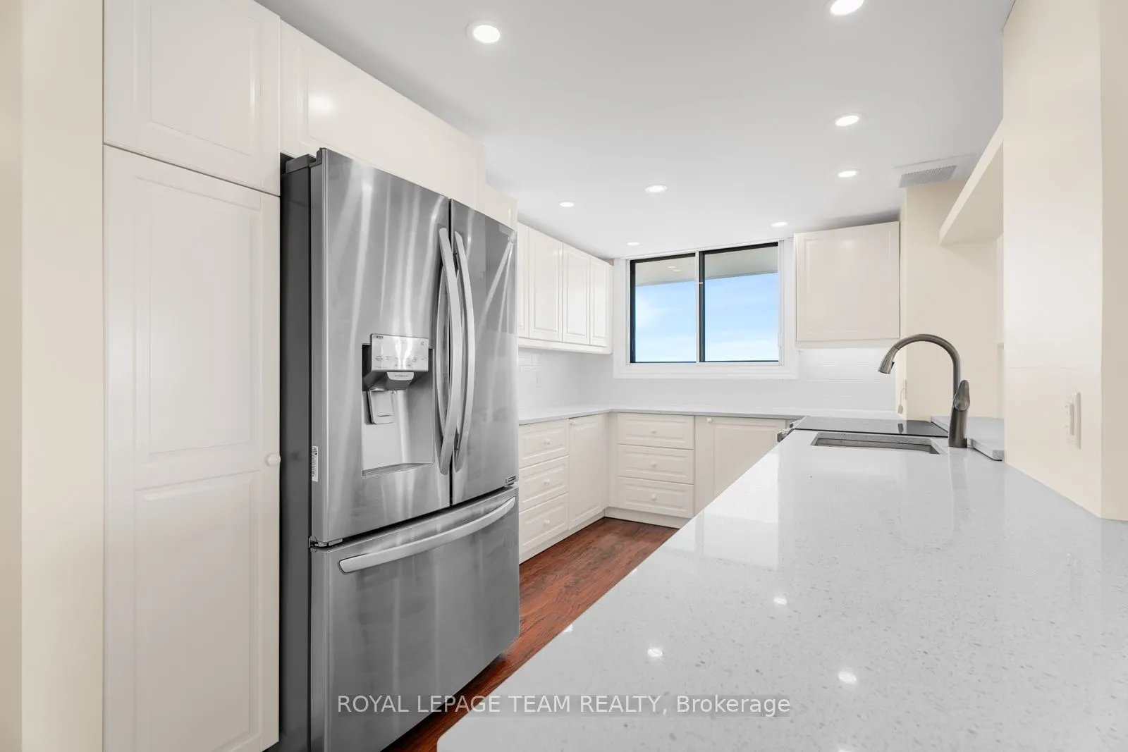 415 Greenview Avenue, #2004
