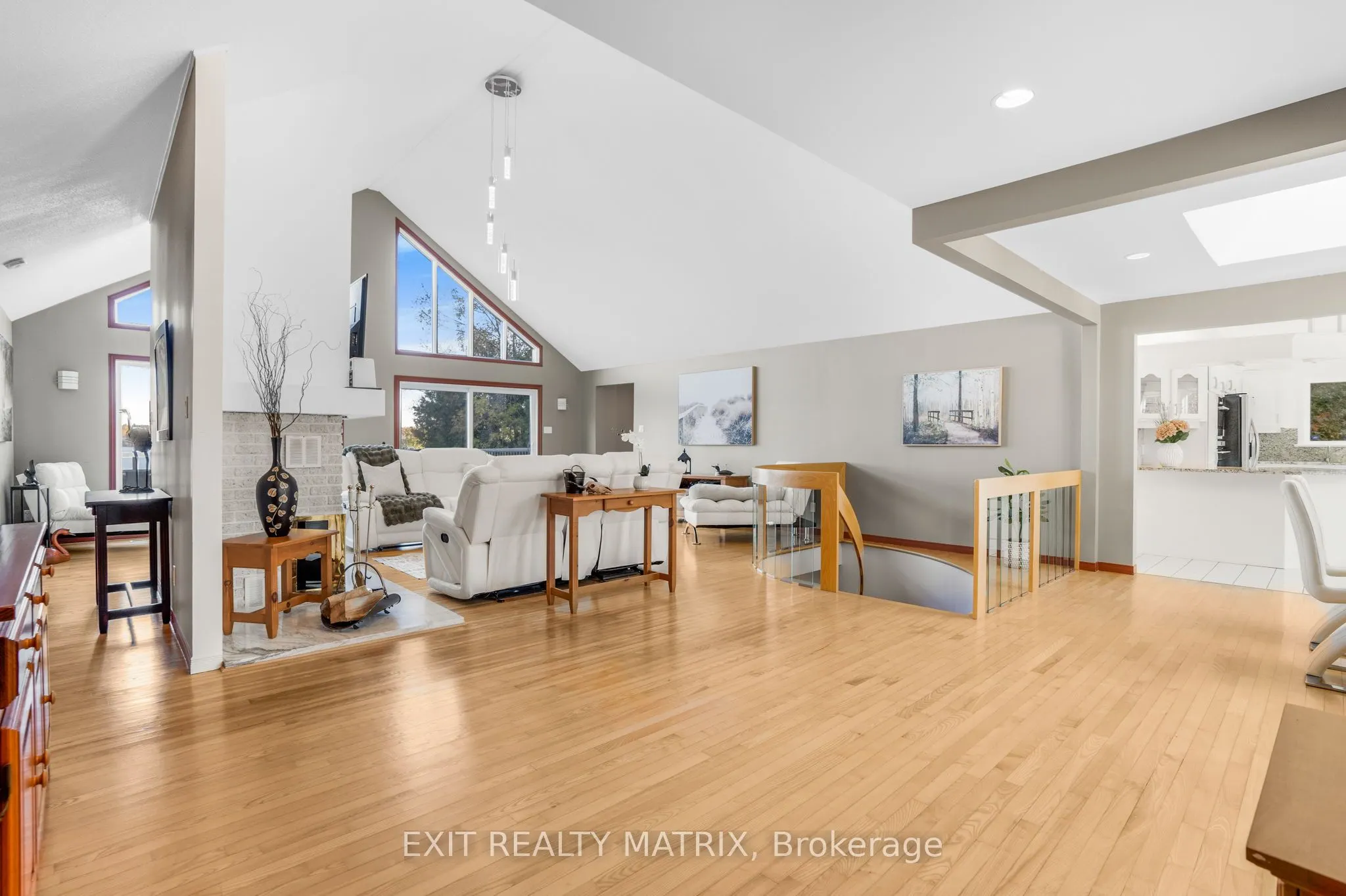362 MENARD Street