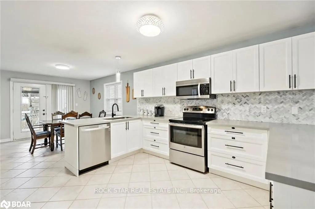 996 BEACH Boulevard