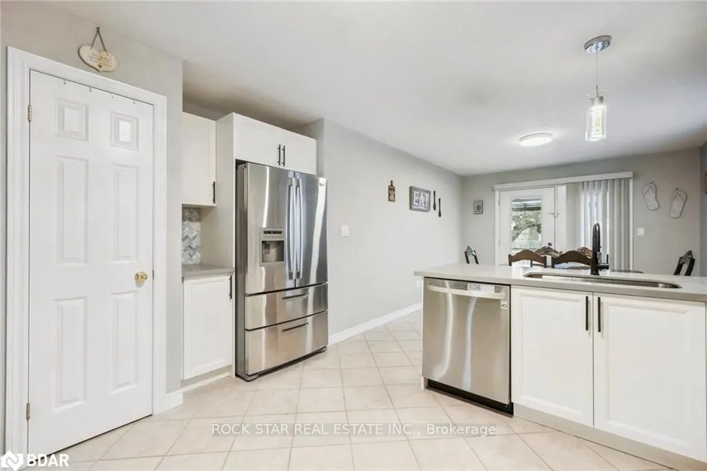 996 BEACH Boulevard