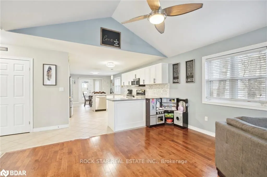 996 BEACH Boulevard