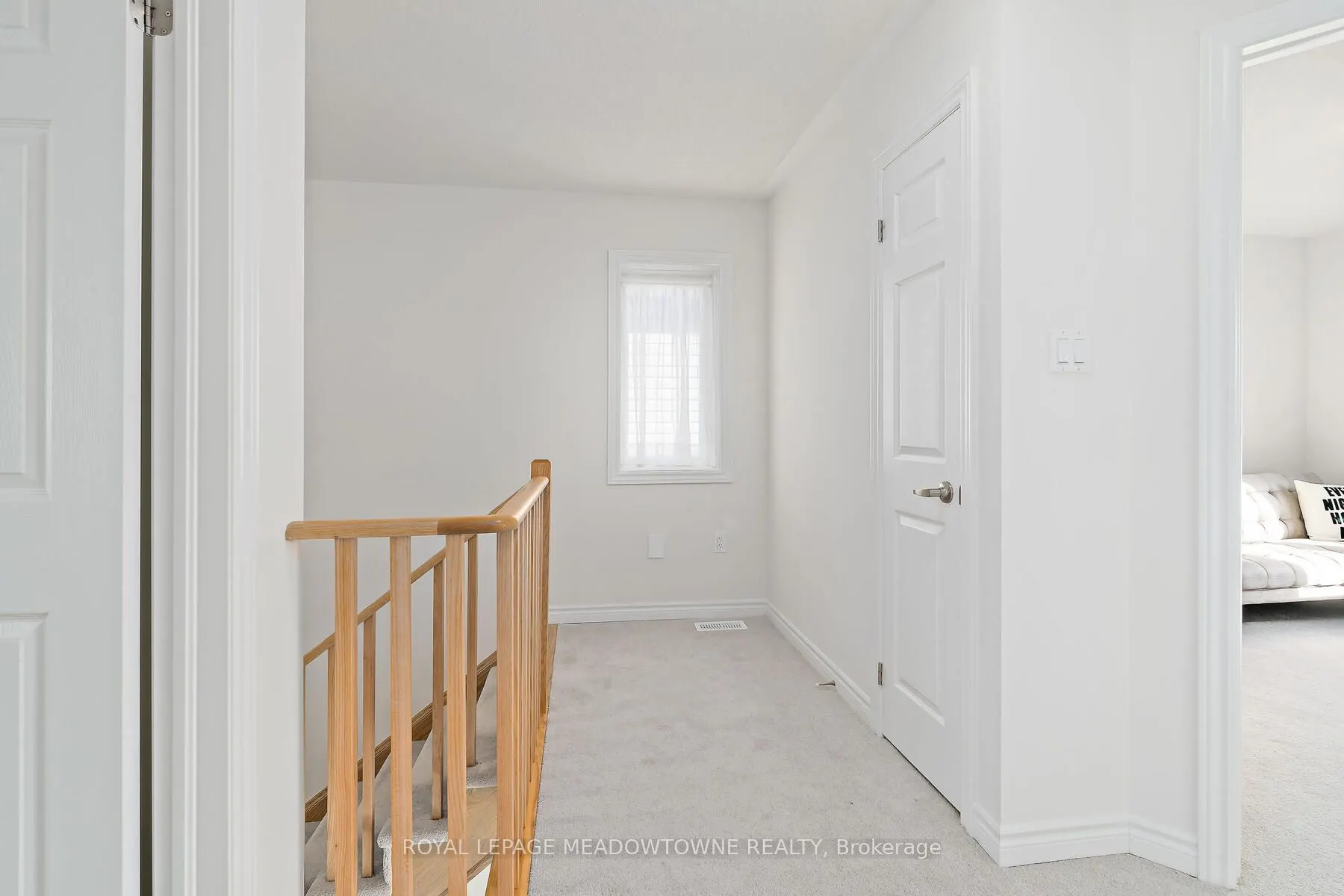 196 Elliot Avenue W
