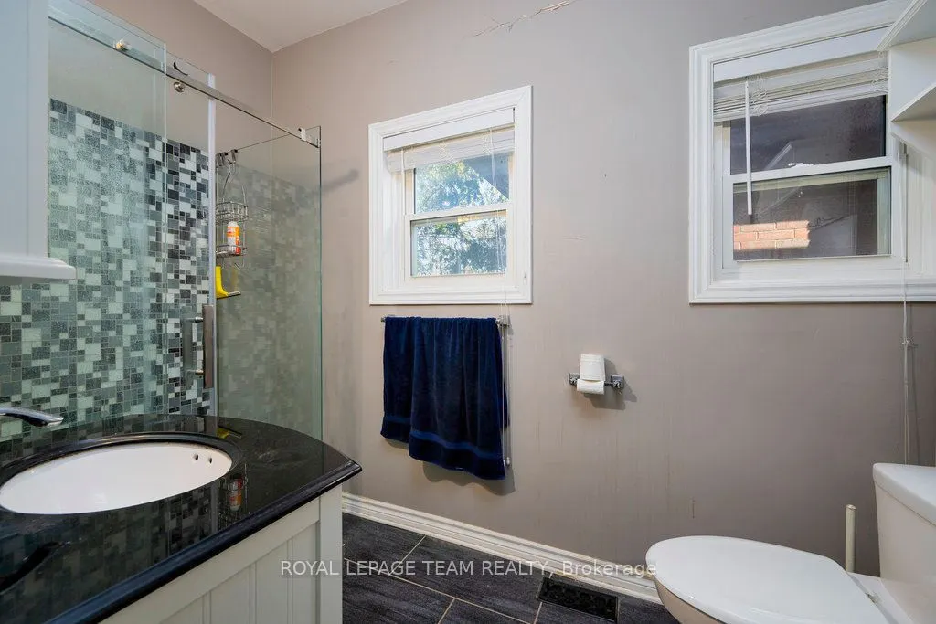 422 Donald B Munro Drive
