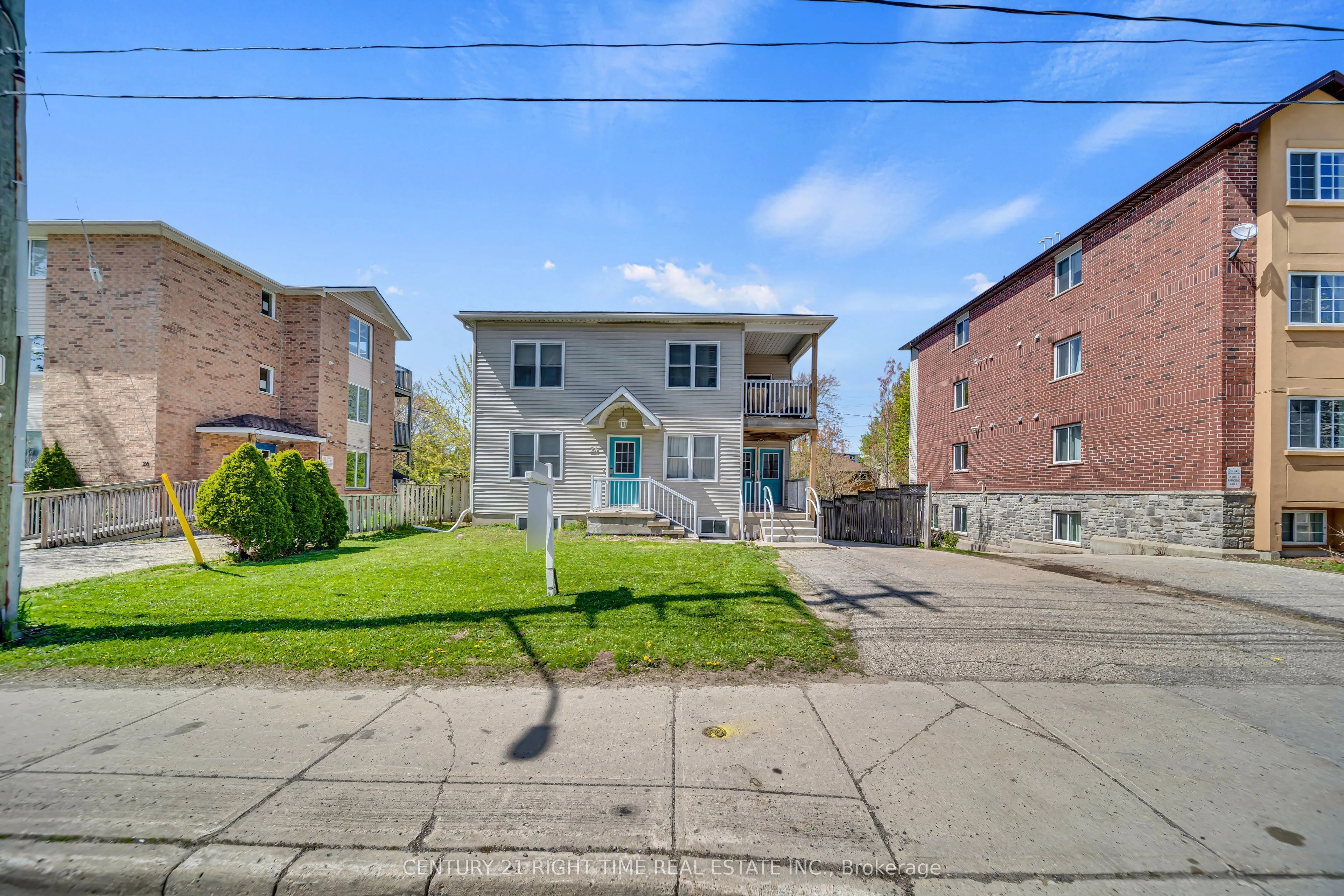 24 Columbia Street W