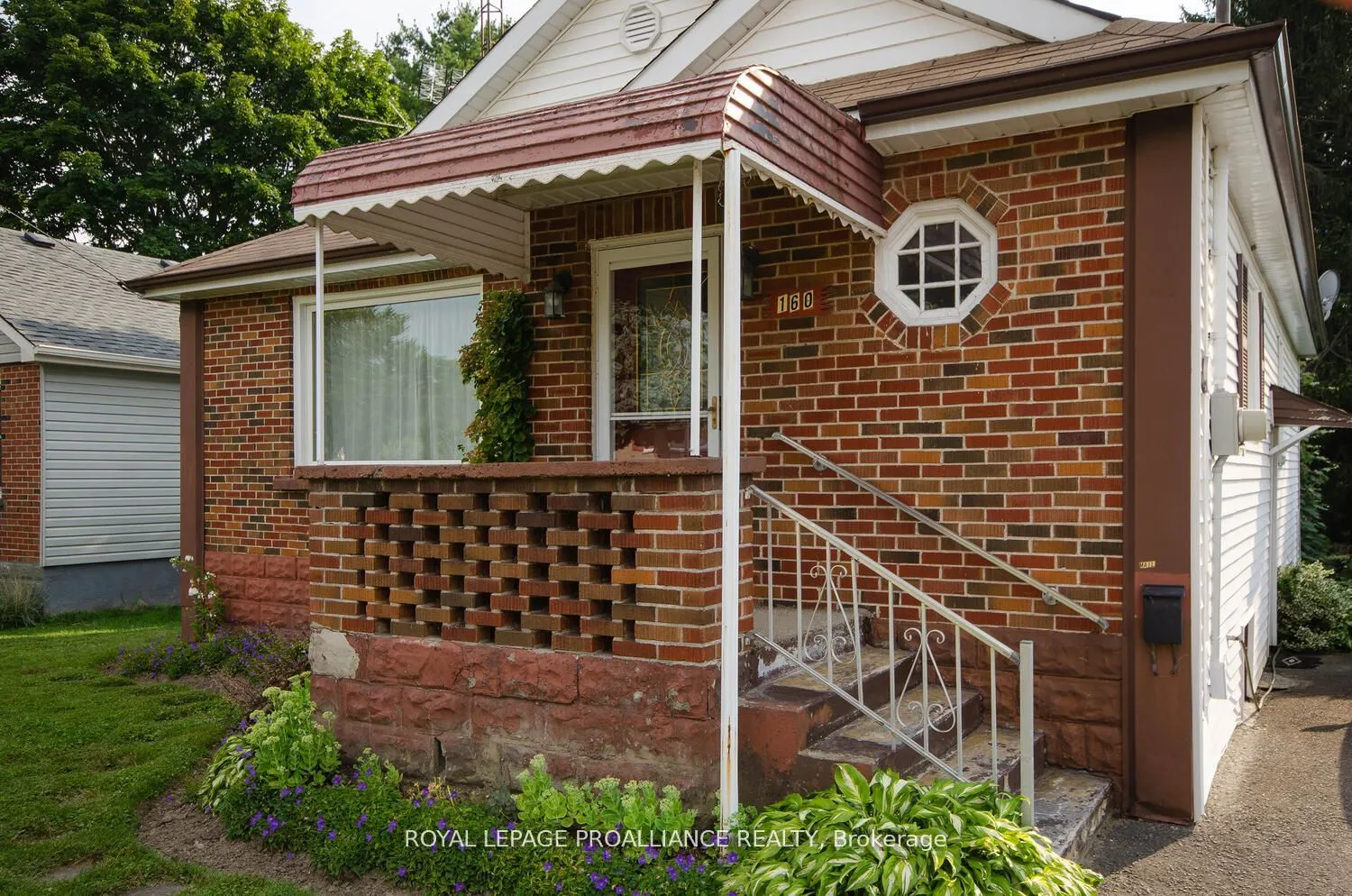 160 Hope Street N