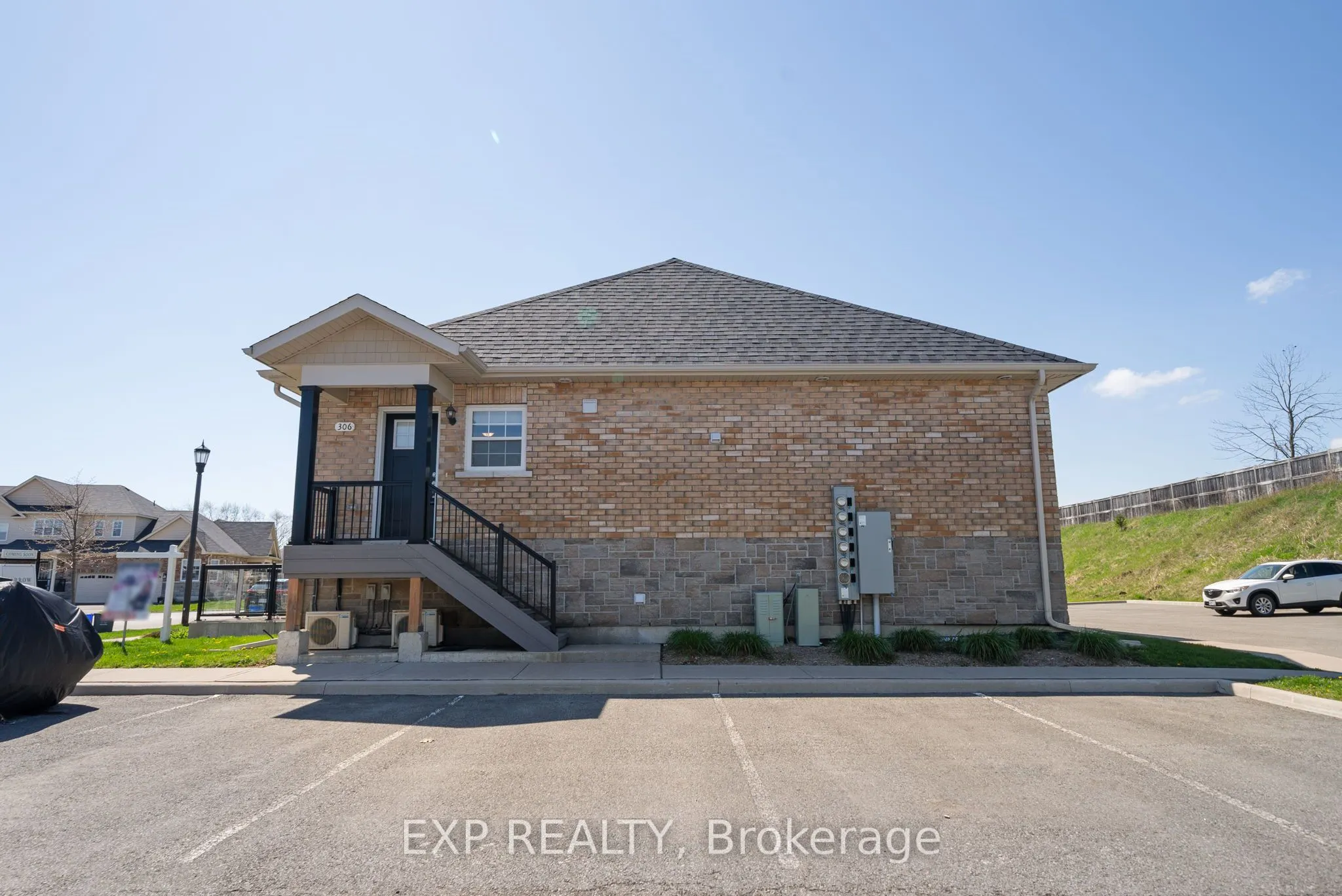 450 Lonsberry Drive, #306