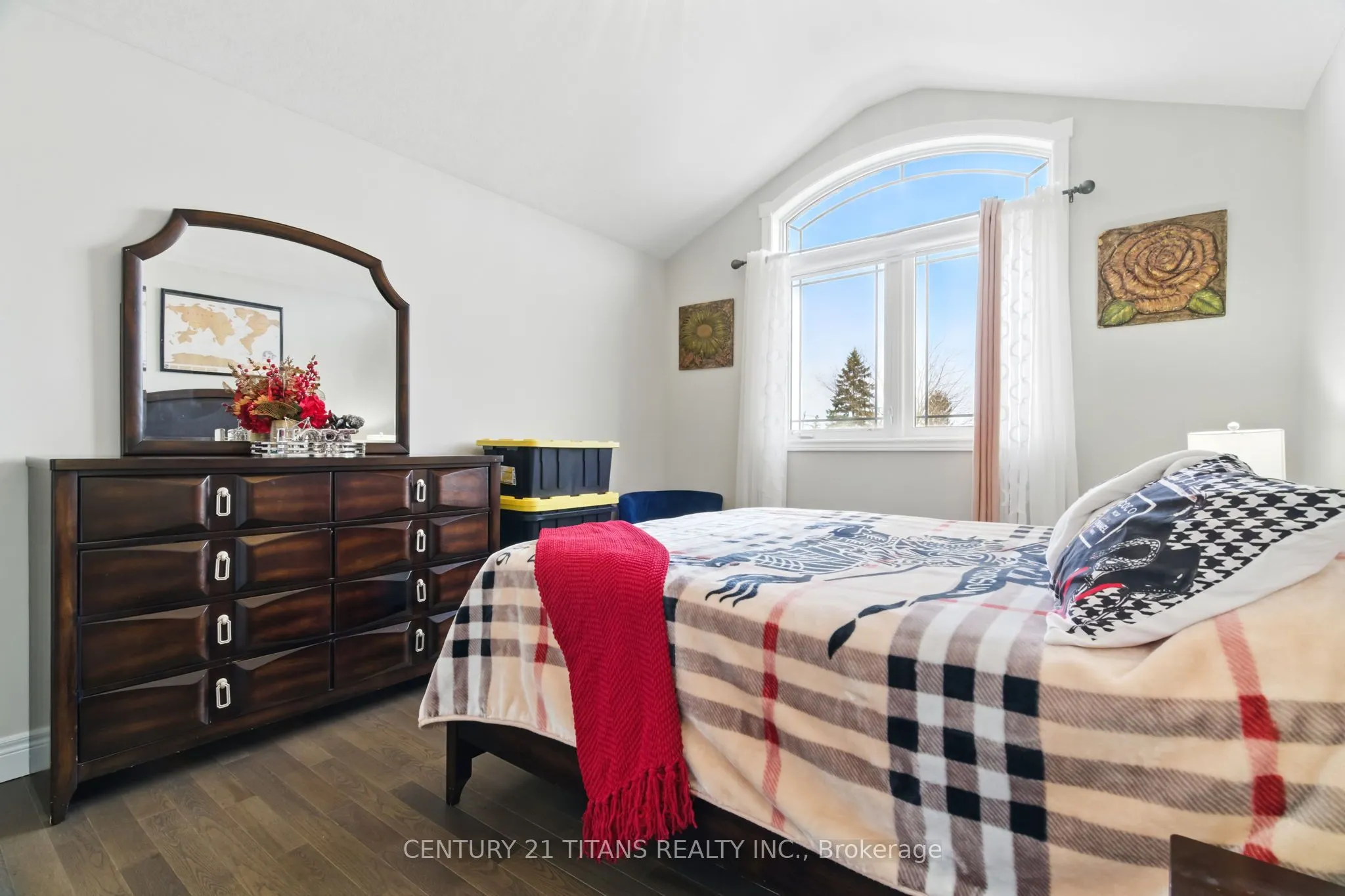 2 Sparrow Crescent E