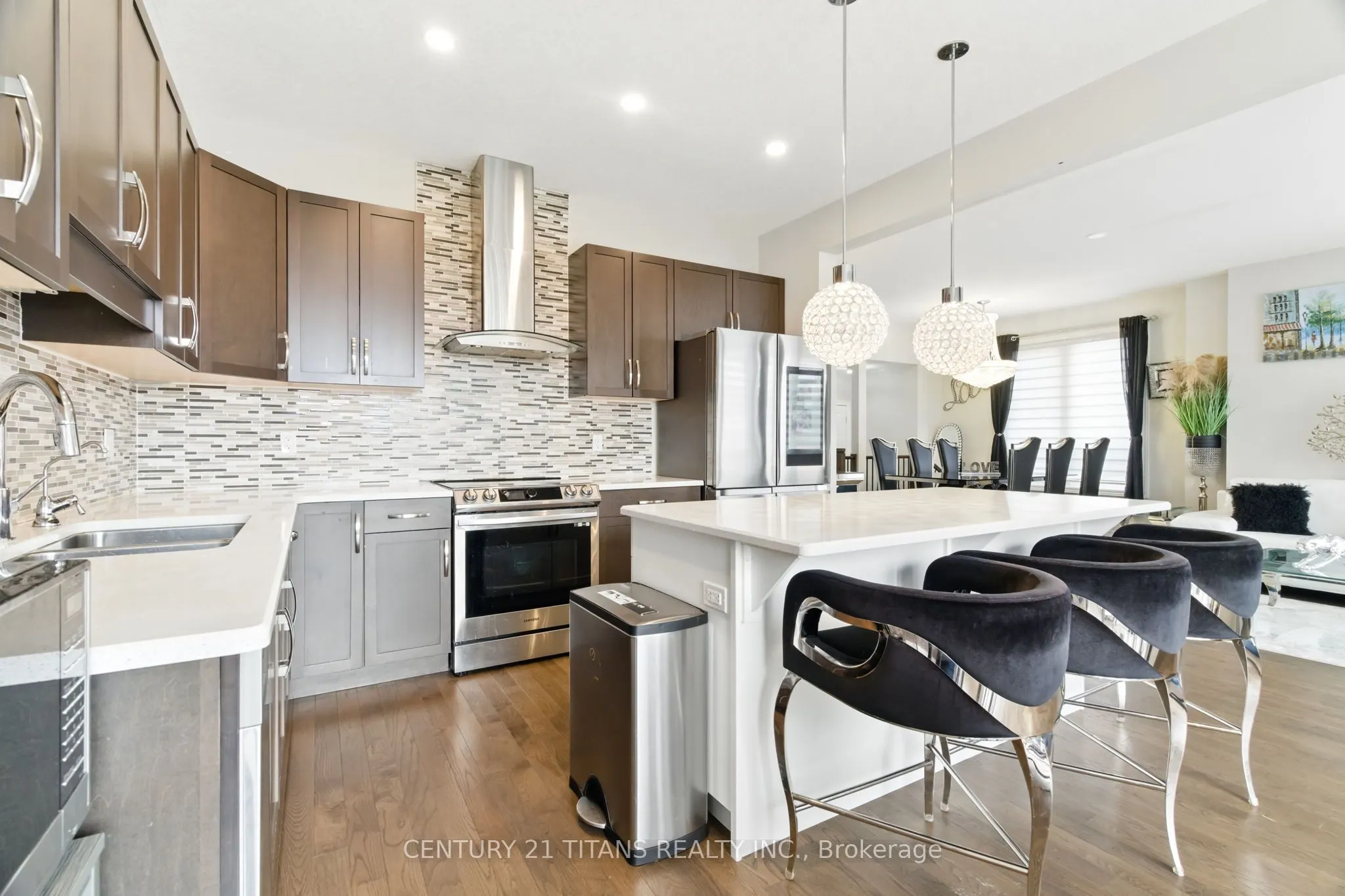 2 Sparrow Crescent E