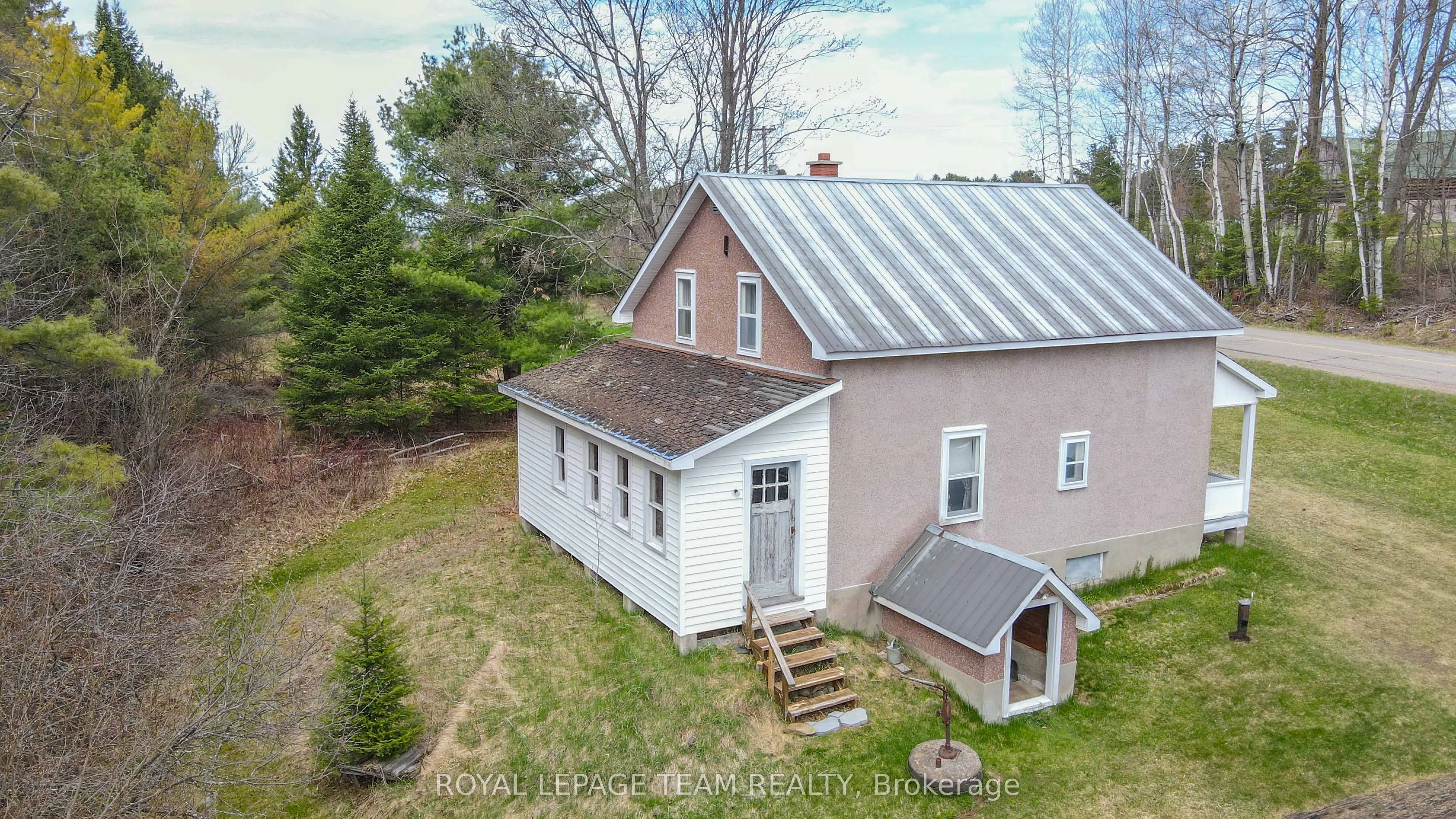 963 Wilno South Road S
