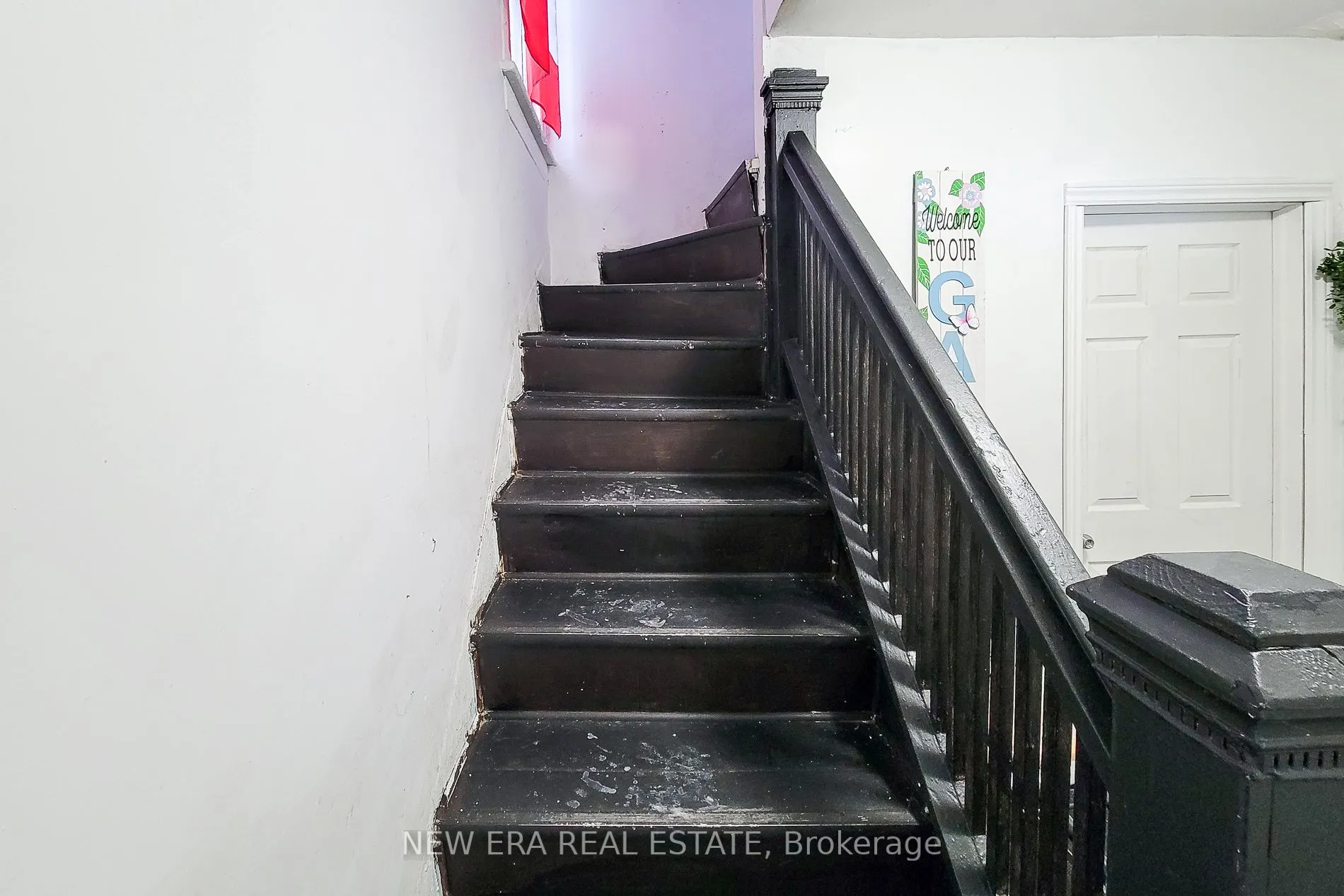 4548 Victoria Avenue