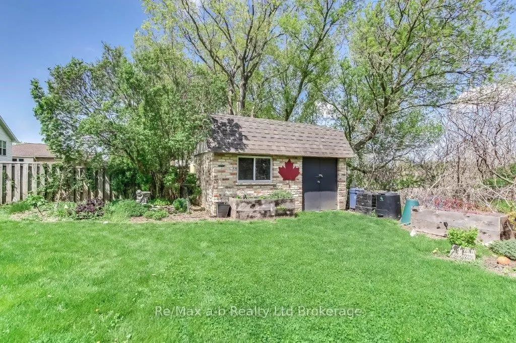 27 Amber Drive