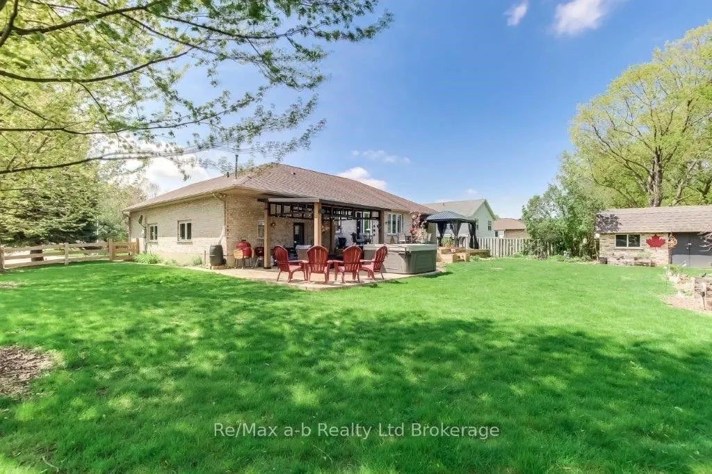 27 Amber Drive