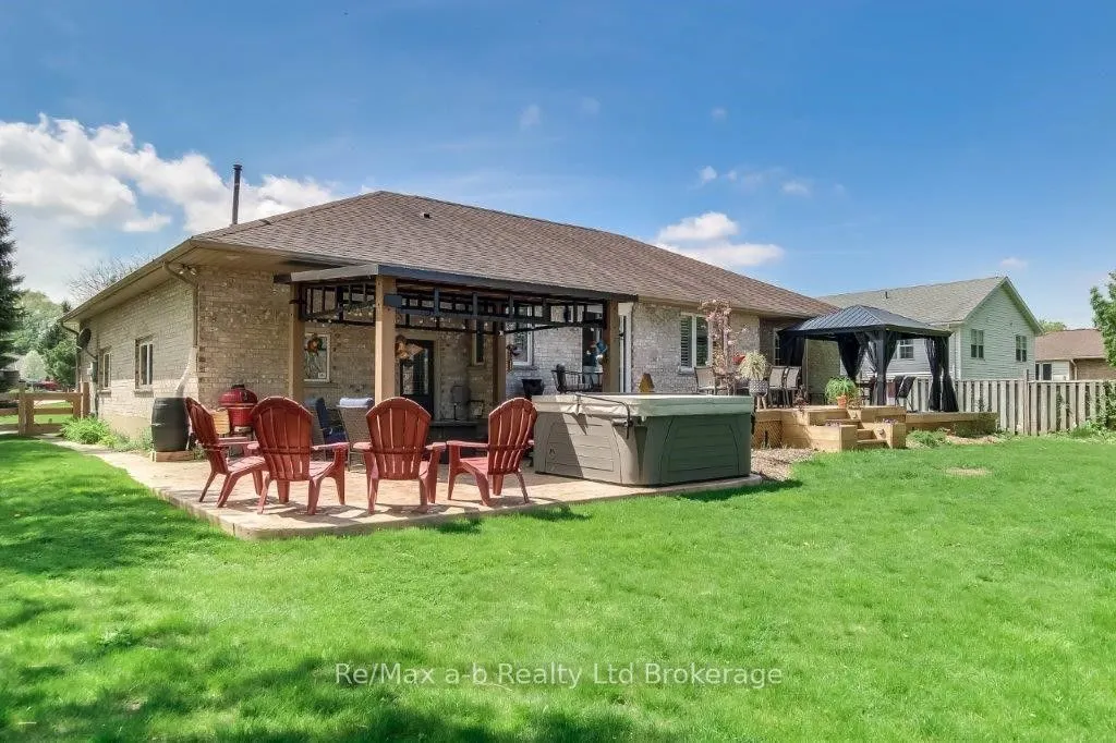 27 Amber Drive