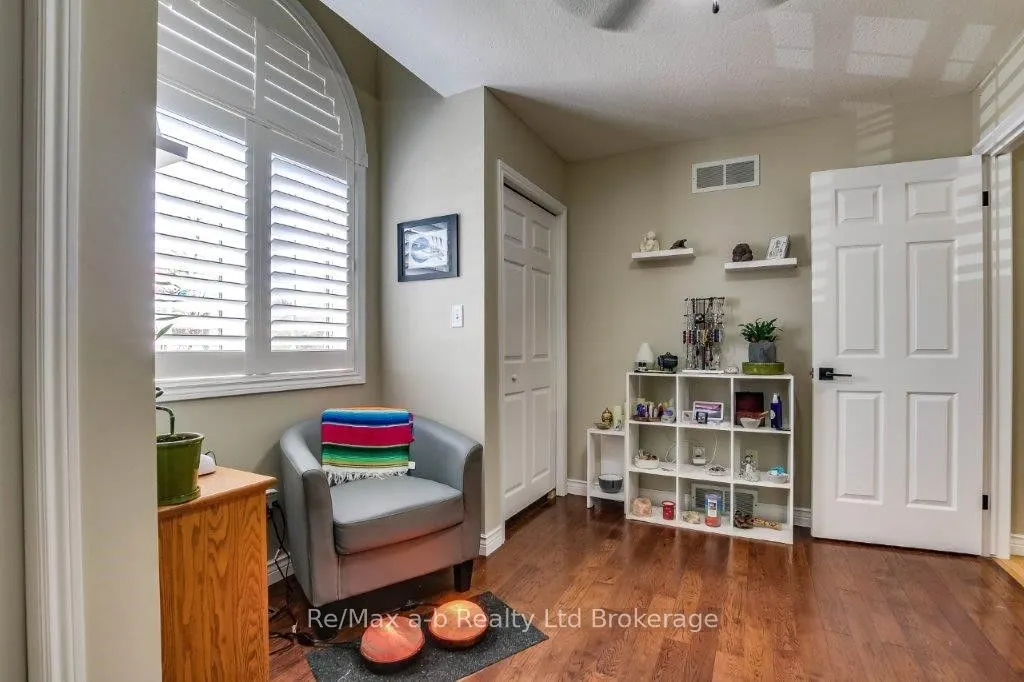 27 Amber Drive