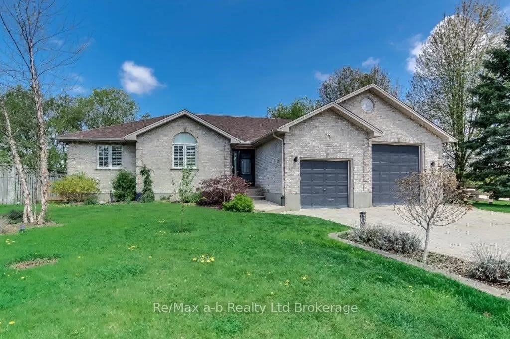 27 Amber Drive