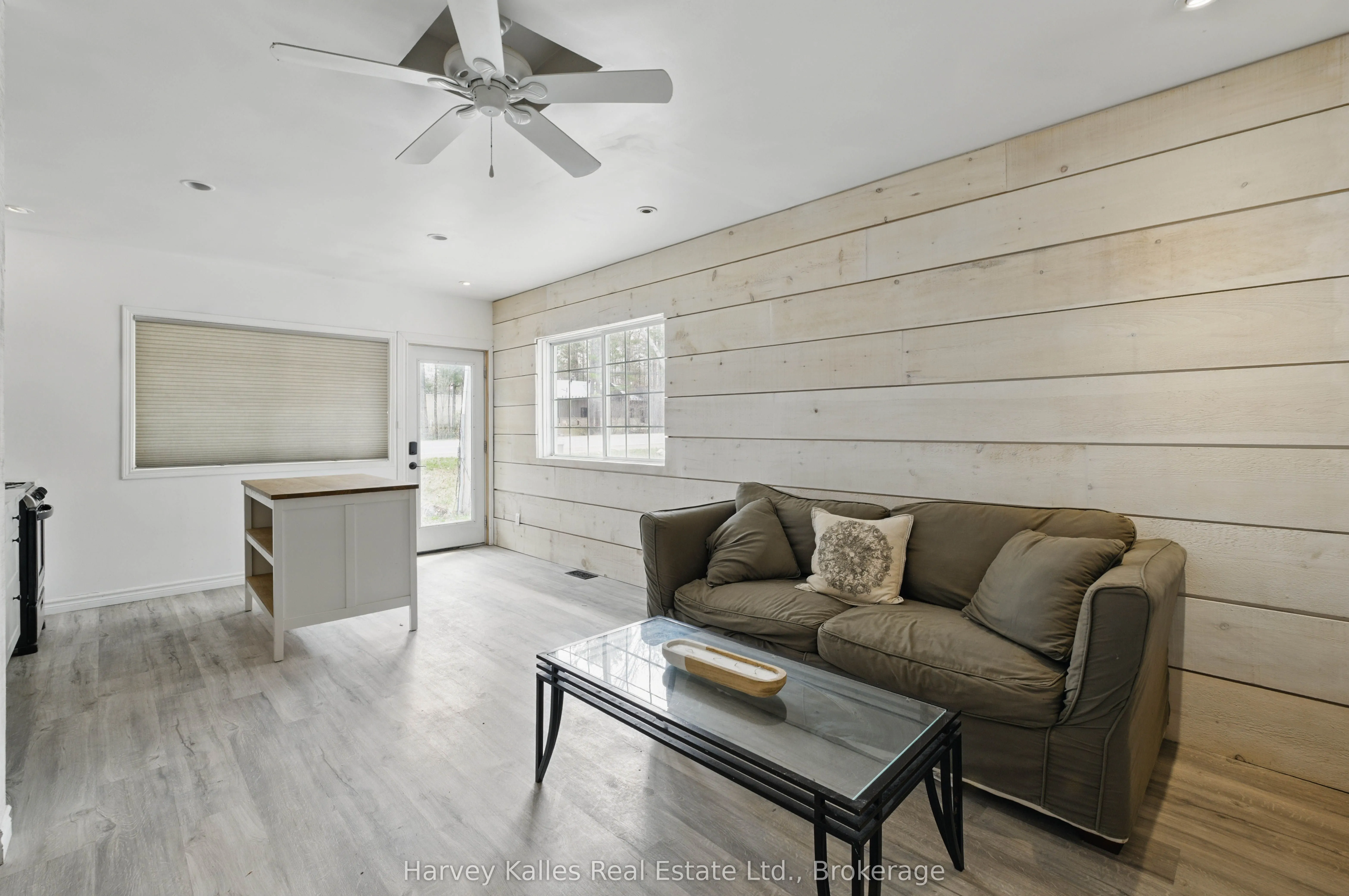 3842 Muskoka Rd 118 W