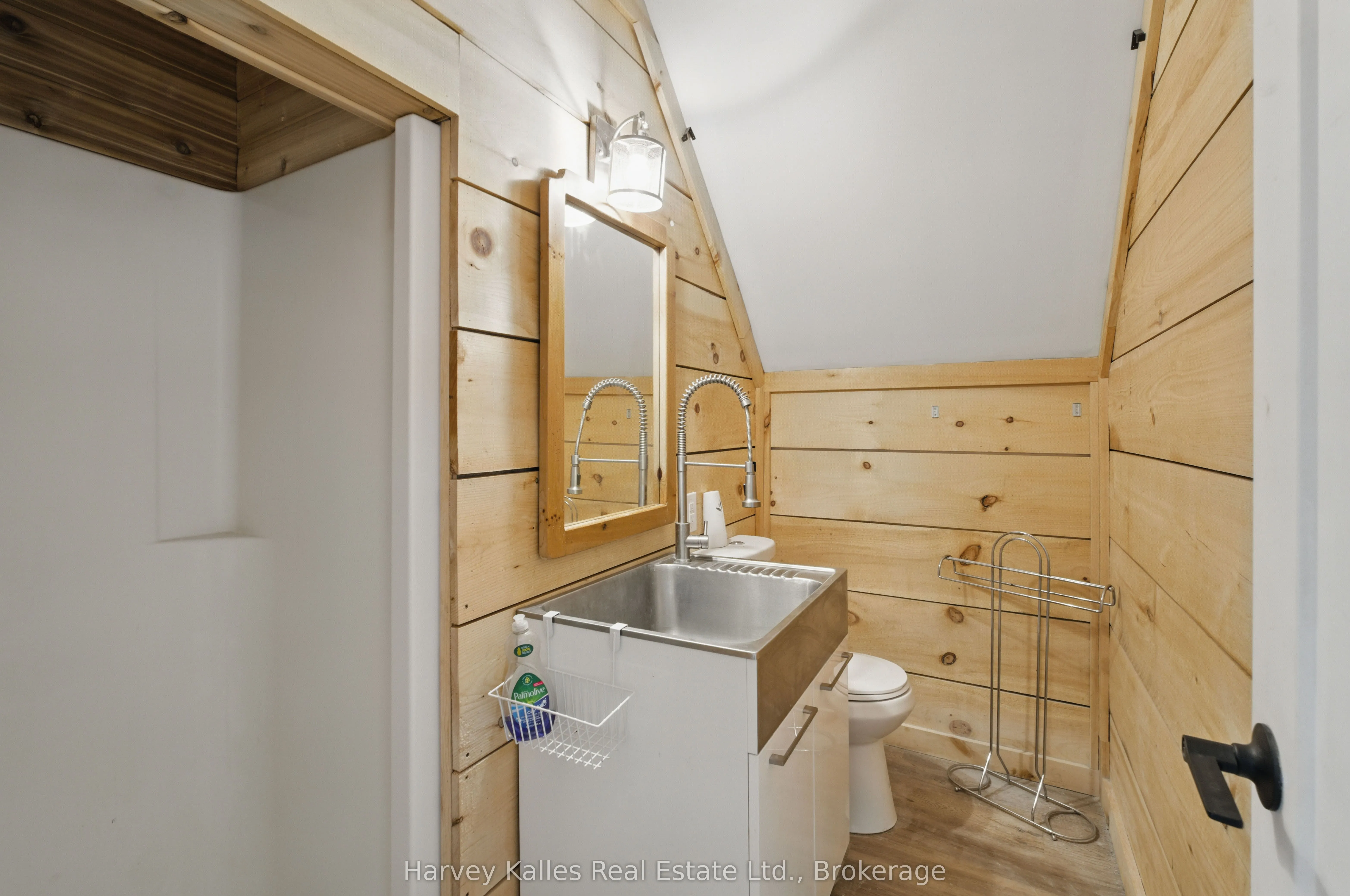 3842 Muskoka Rd 118 W