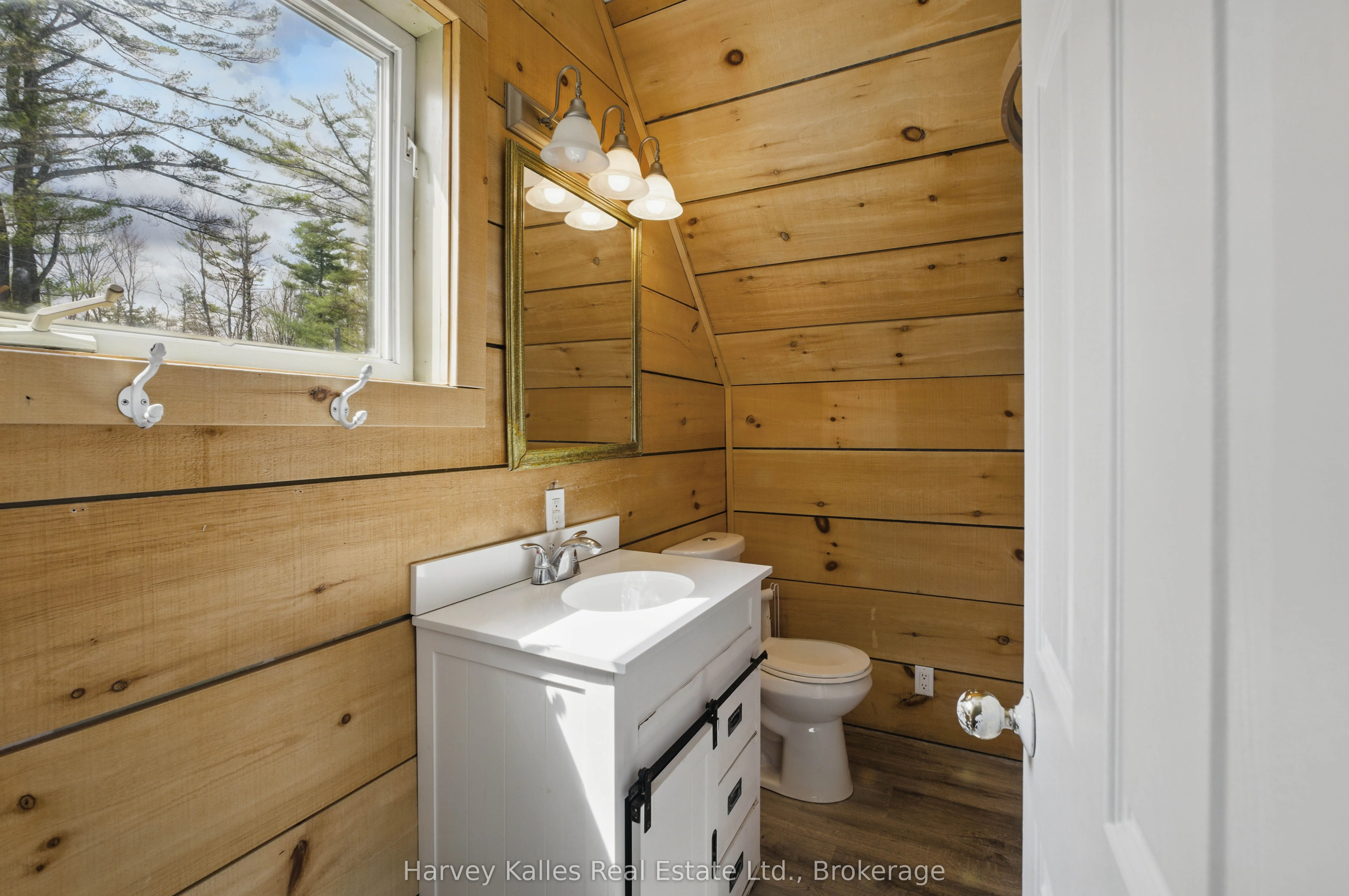 3842 Muskoka Rd 118 W