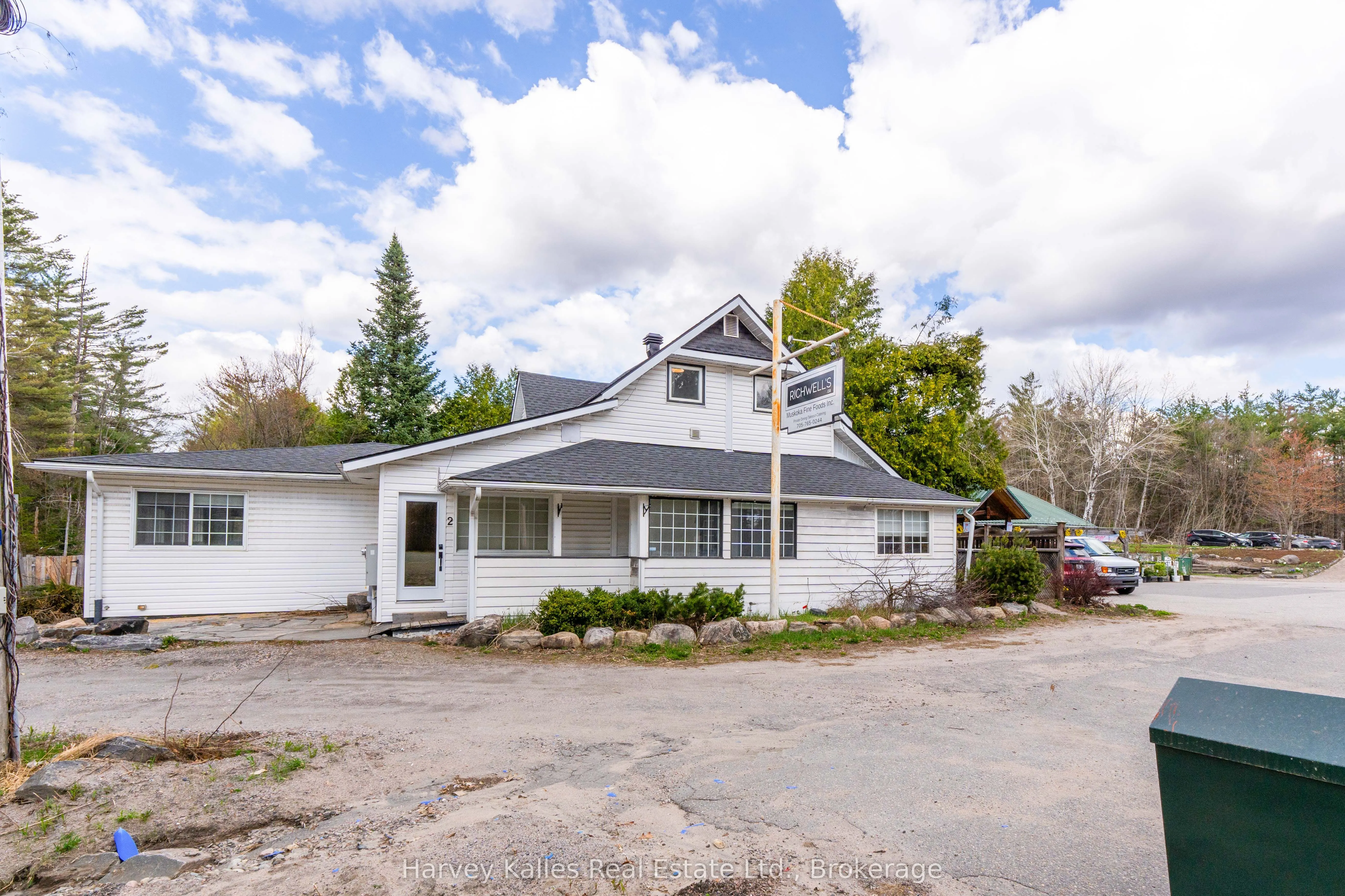 3842 Muskoka Rd 118 W