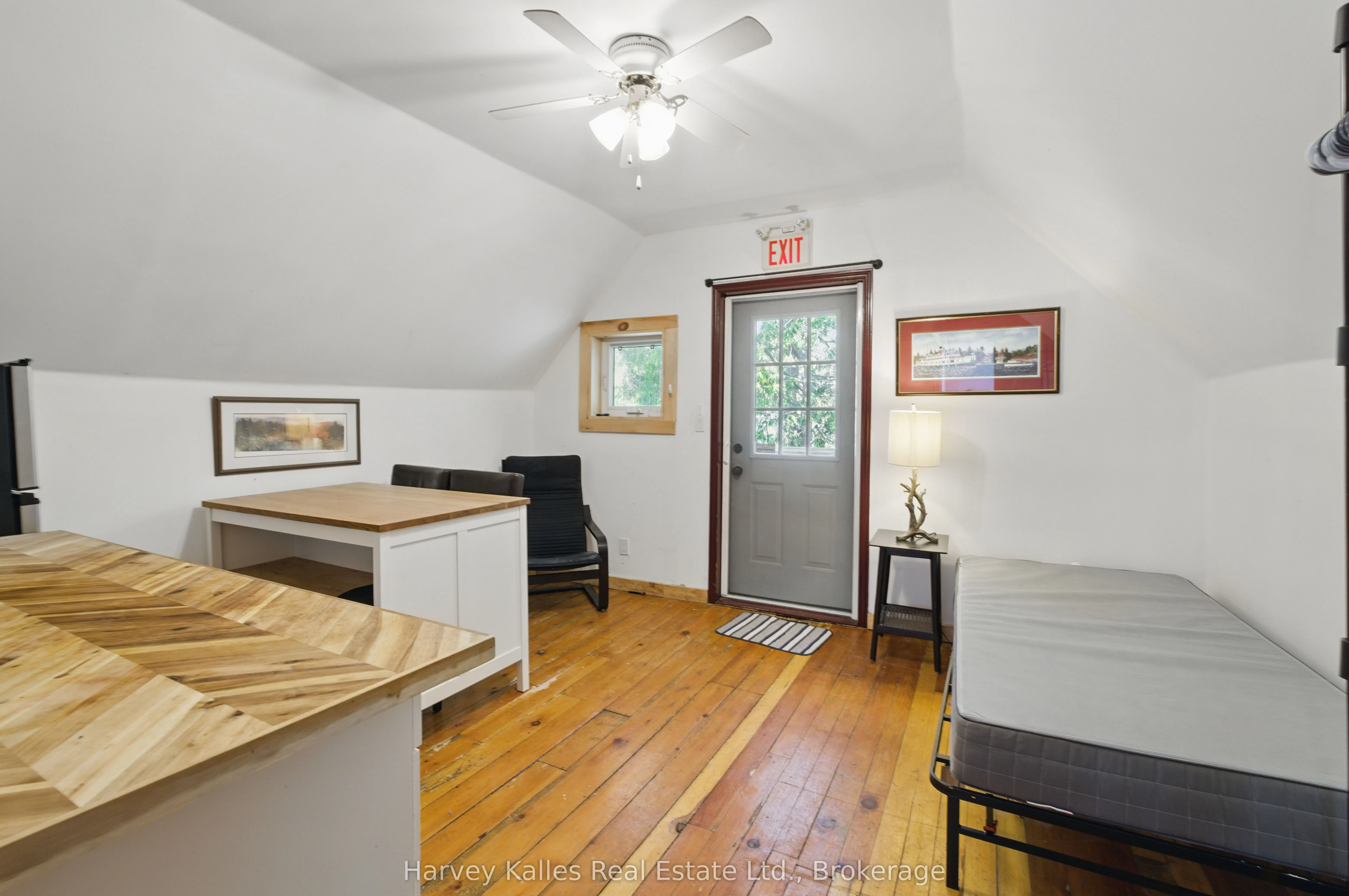 3842 Muskoka Rd 118 W