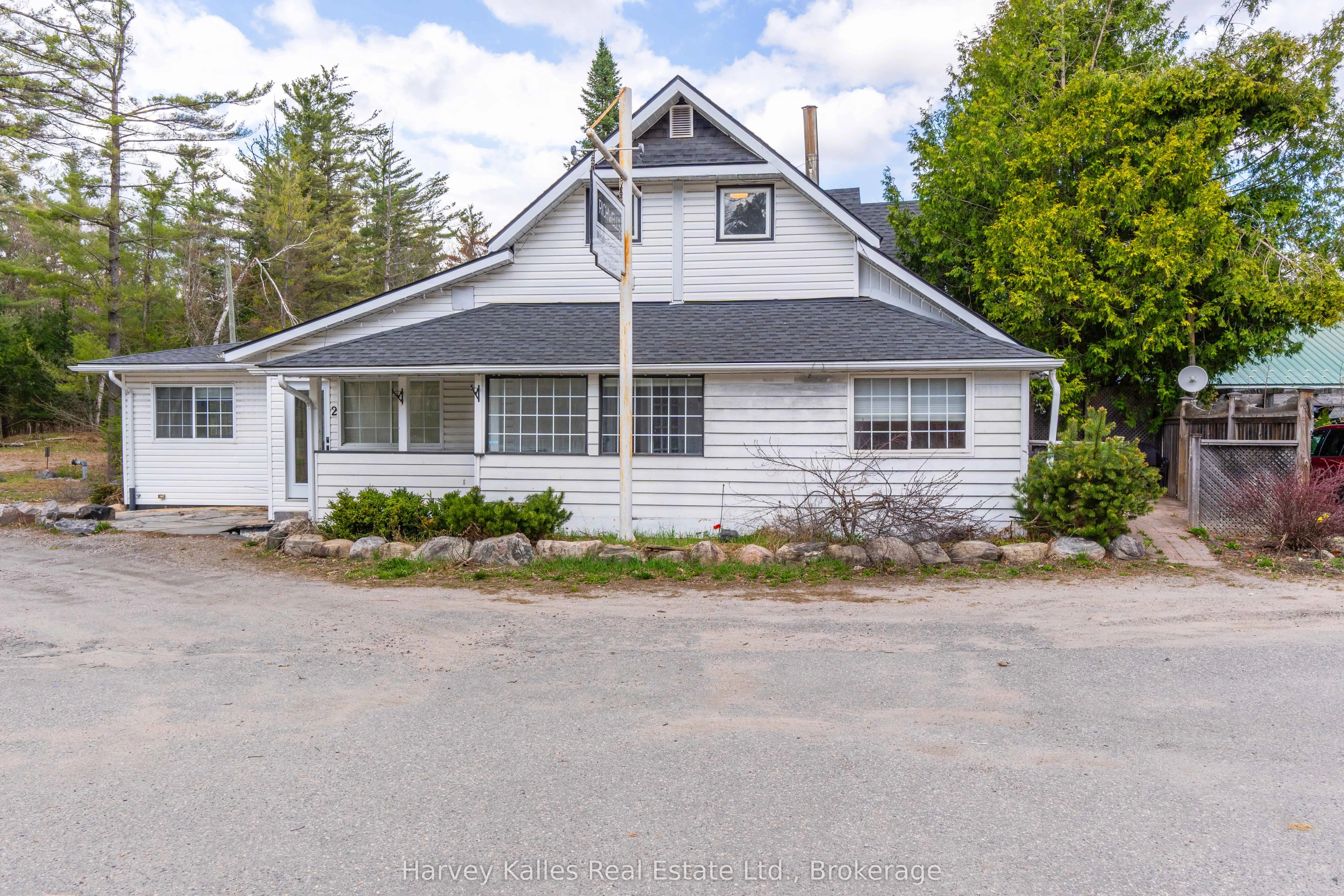 3842 Muskoka Rd 118 W