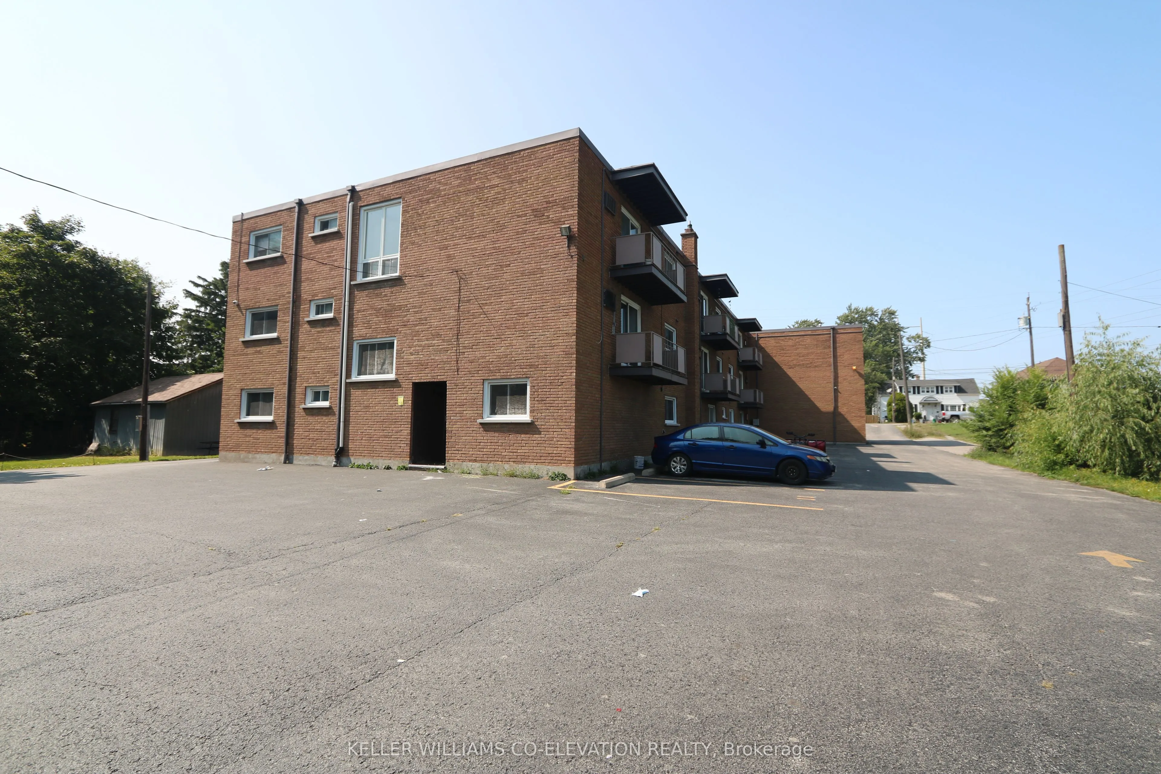 426 Queenston Street