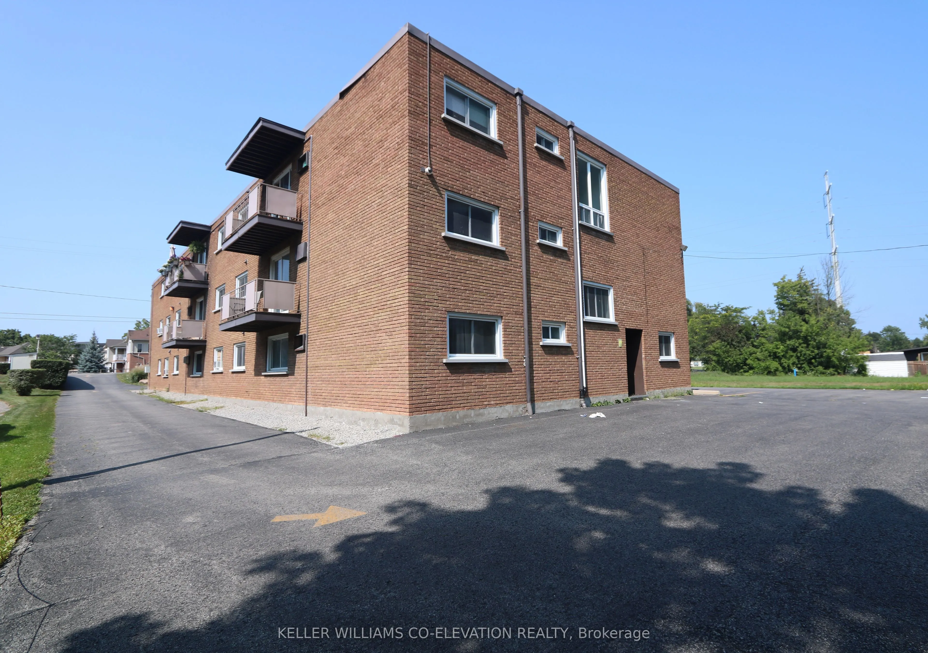 426 Queenston Street