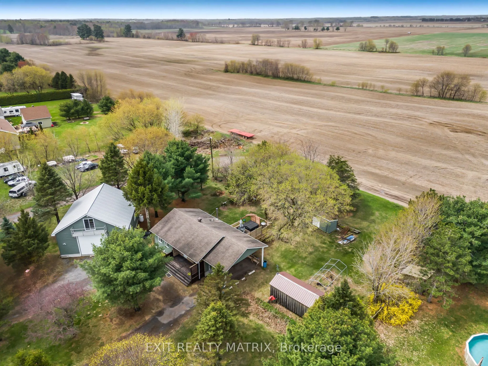 1120 Des Cedres Street