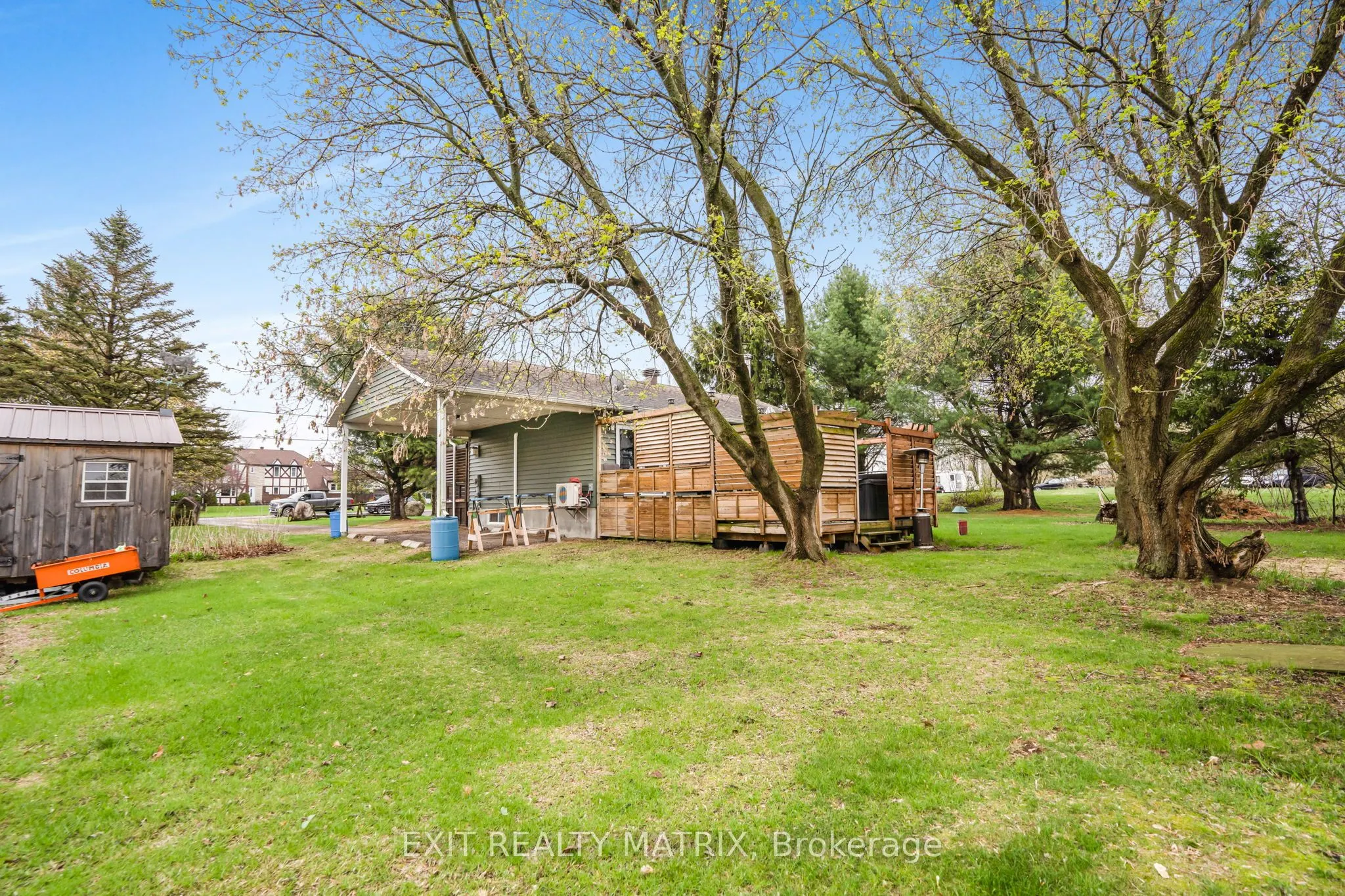 1120 Des Cedres Street