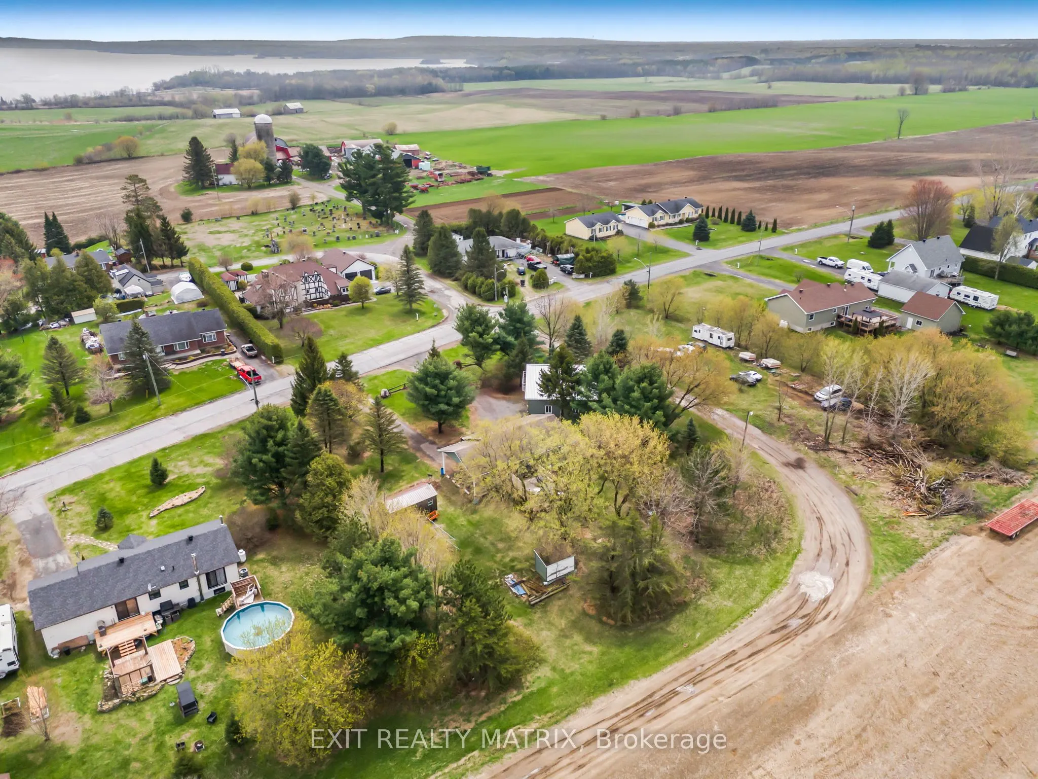 1120 Des Cedres Street