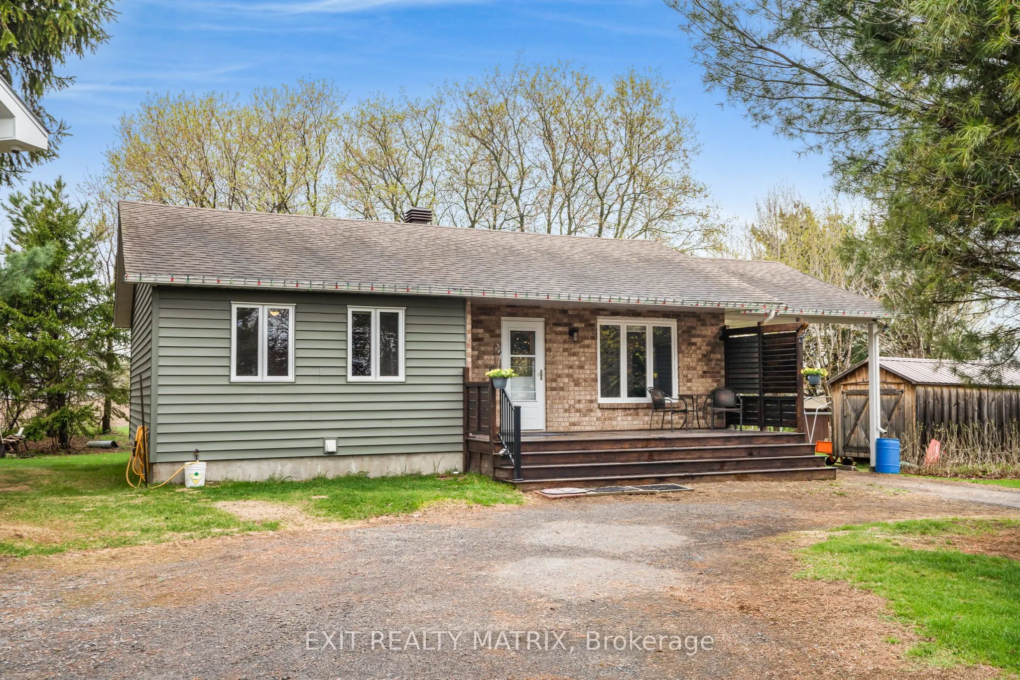 1120 Des Cedres Street