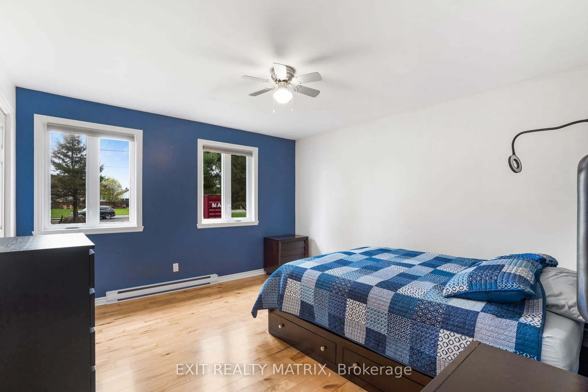 1120 Des Cedres Street