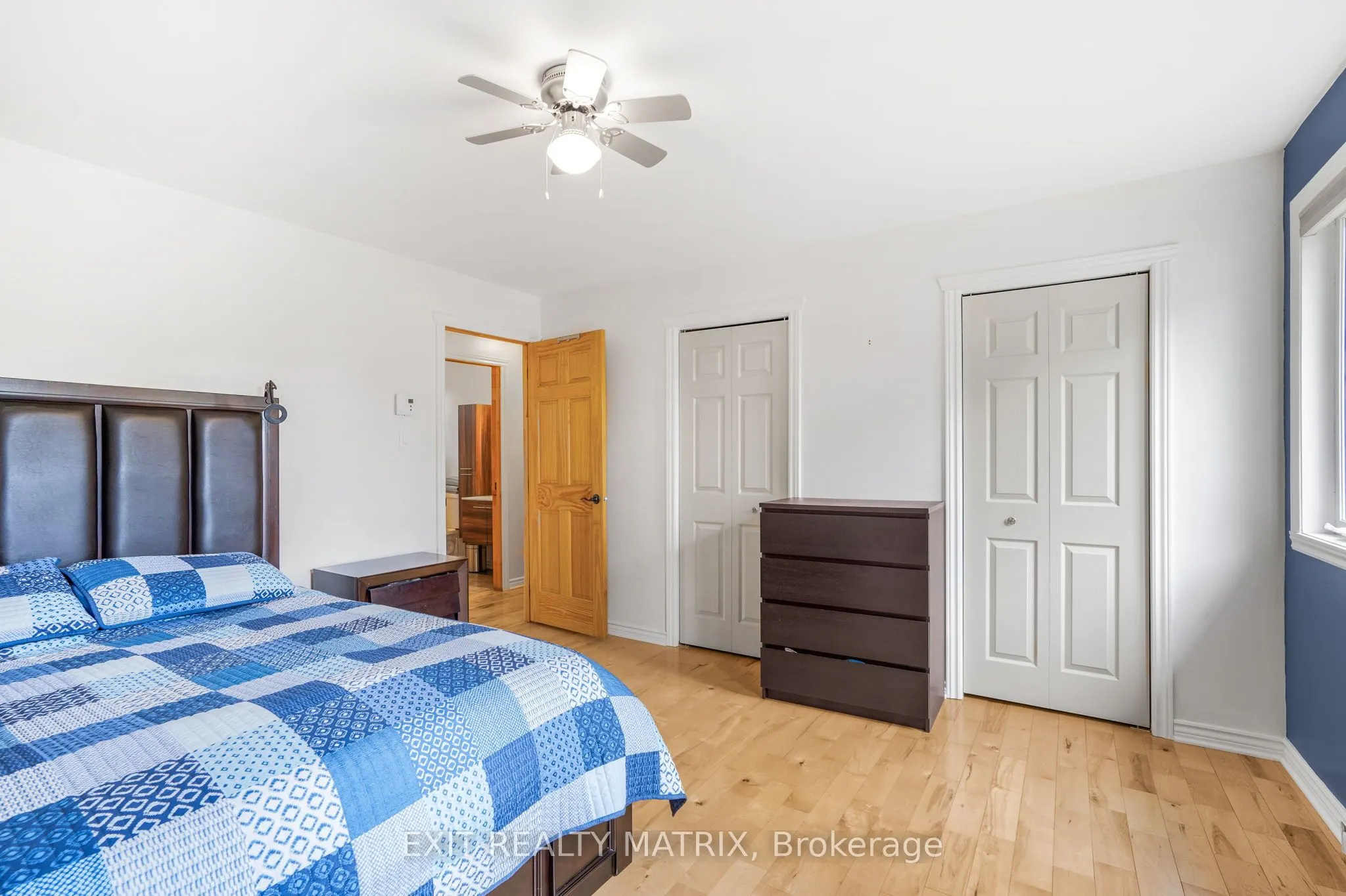 1120 Des Cedres Street