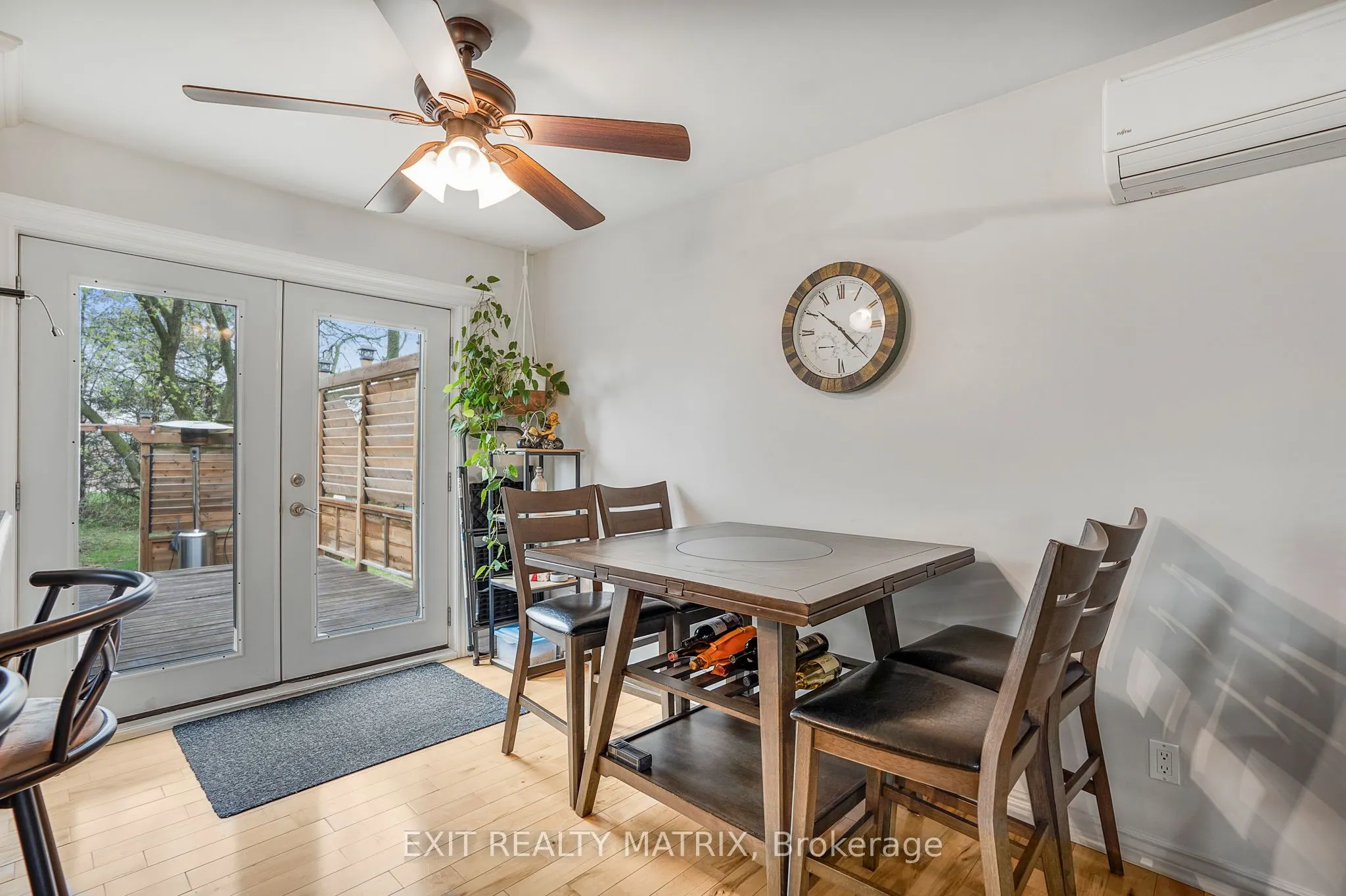 1120 Des Cedres Street