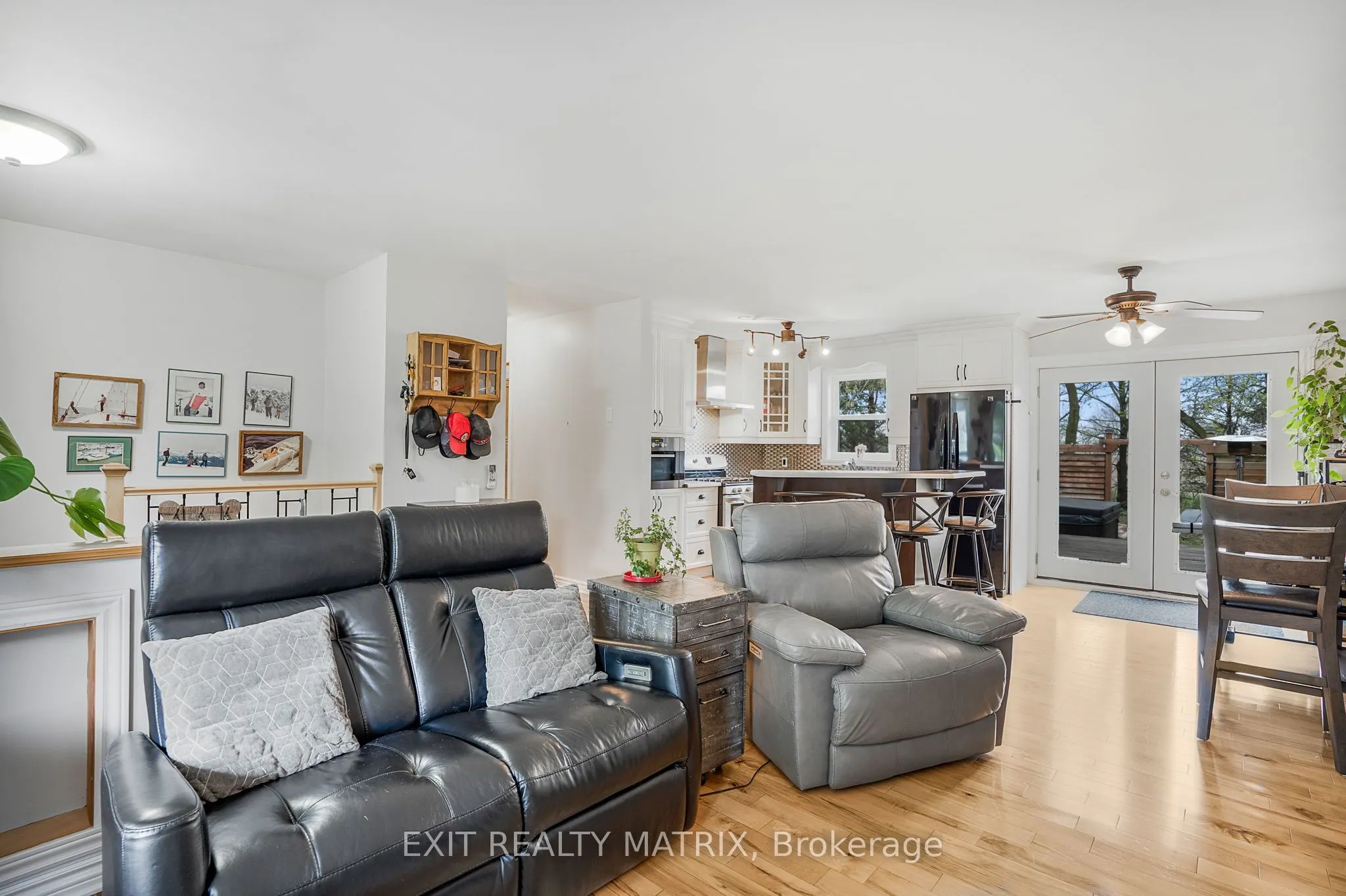 1120 Des Cedres Street