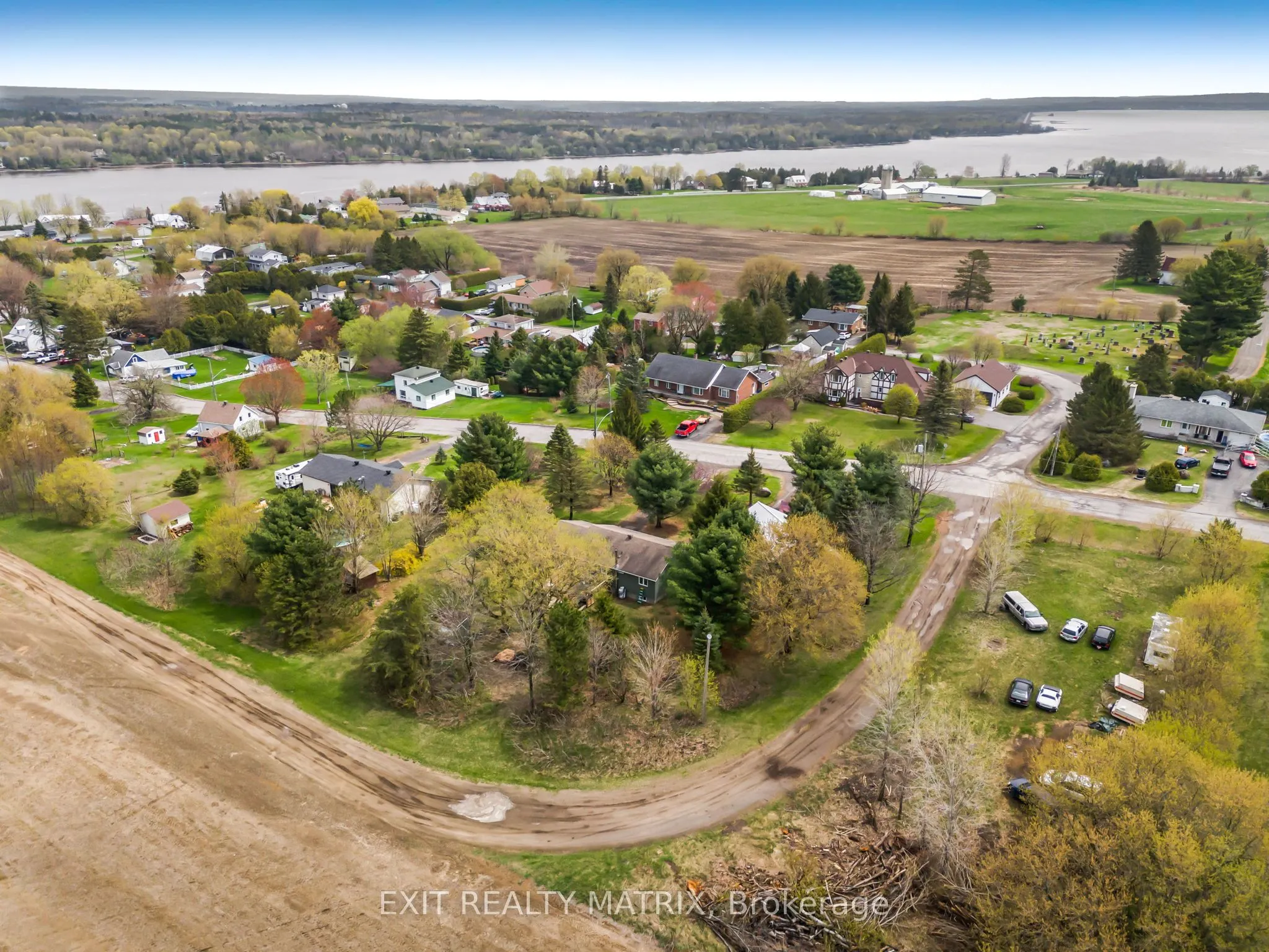 1120 Des Cedres Street
