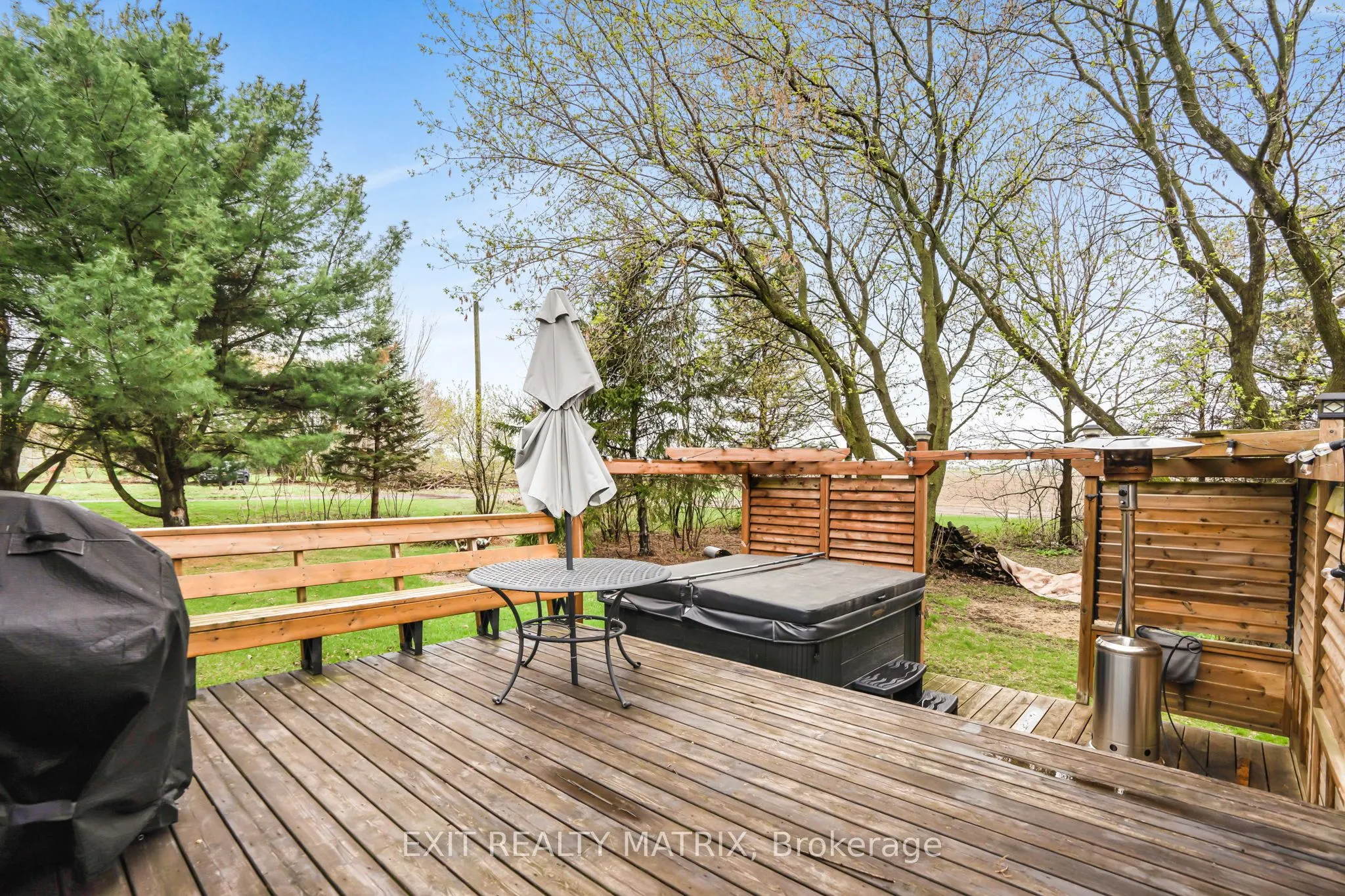 1120 Des Cedres Street