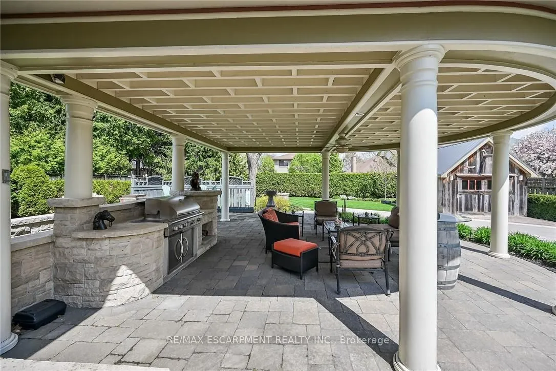 285 Hamilton Drive