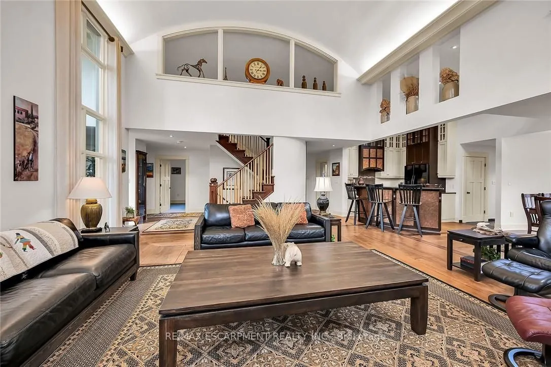 285 Hamilton Drive