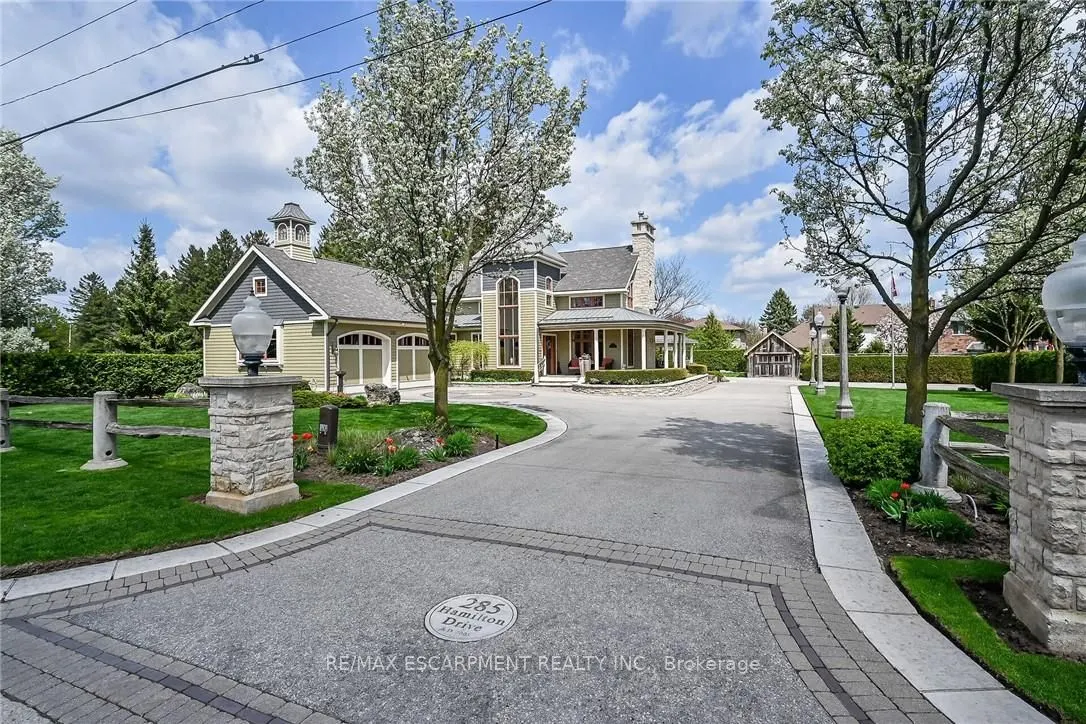 285 Hamilton Drive