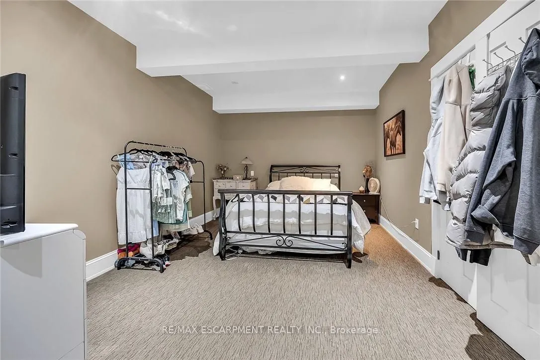 285 Hamilton Drive