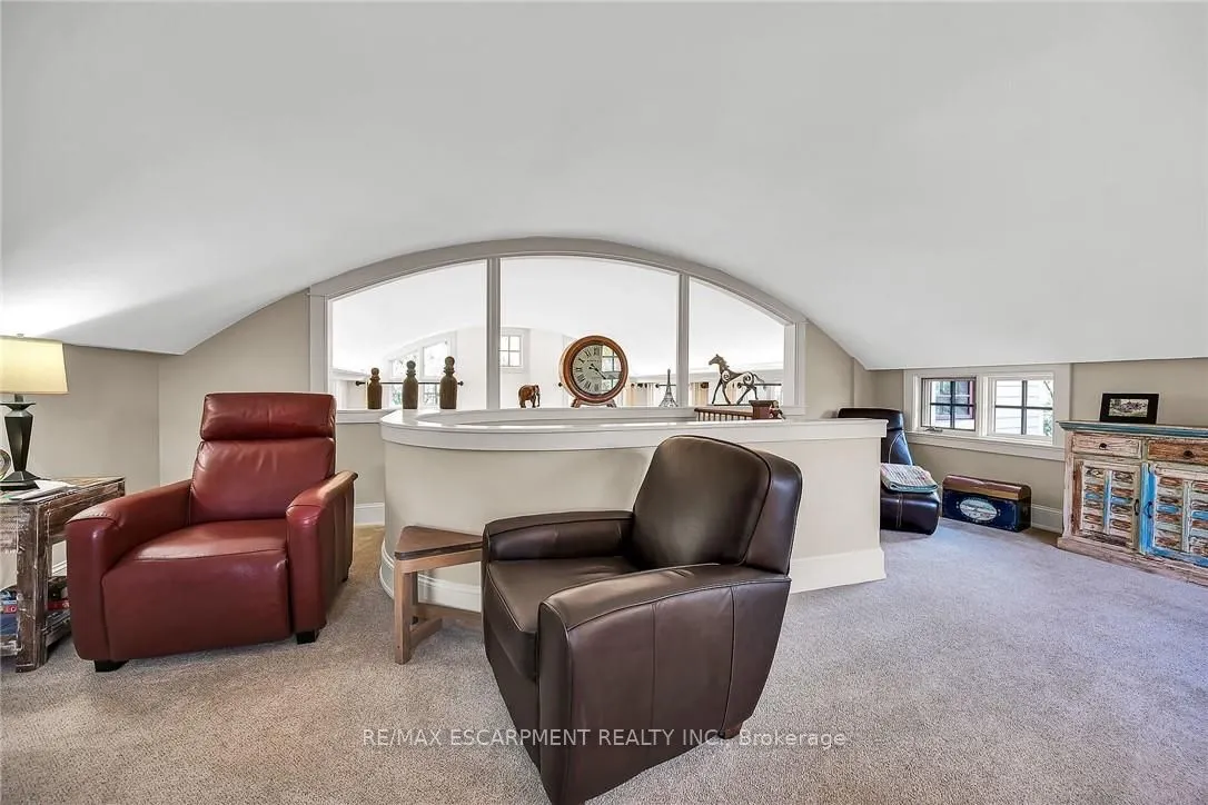285 Hamilton Drive