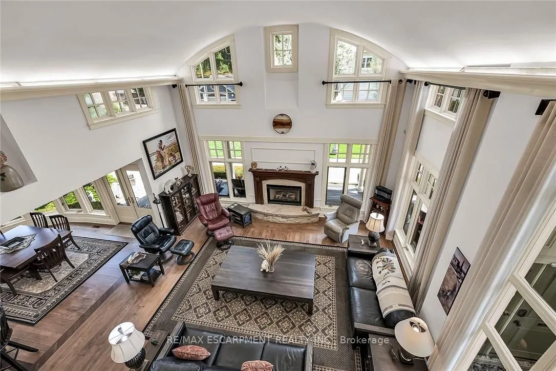 285 Hamilton Drive