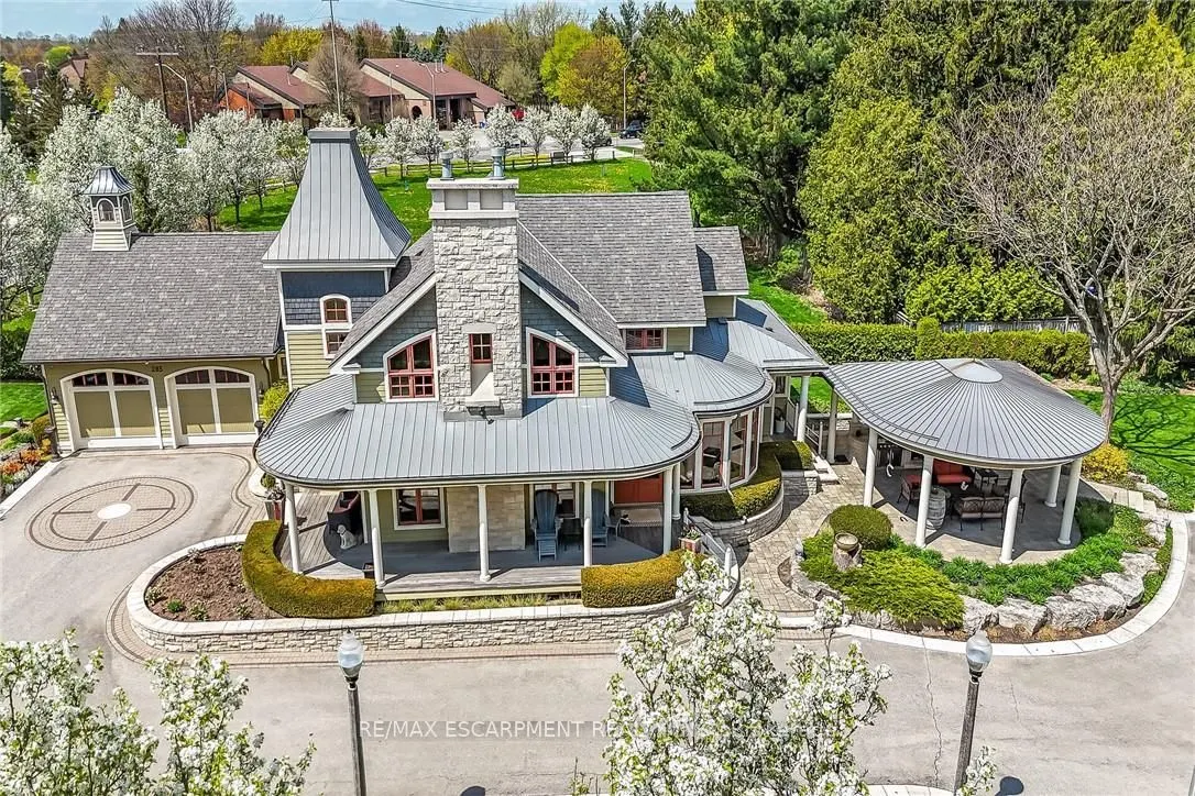 285 Hamilton Drive